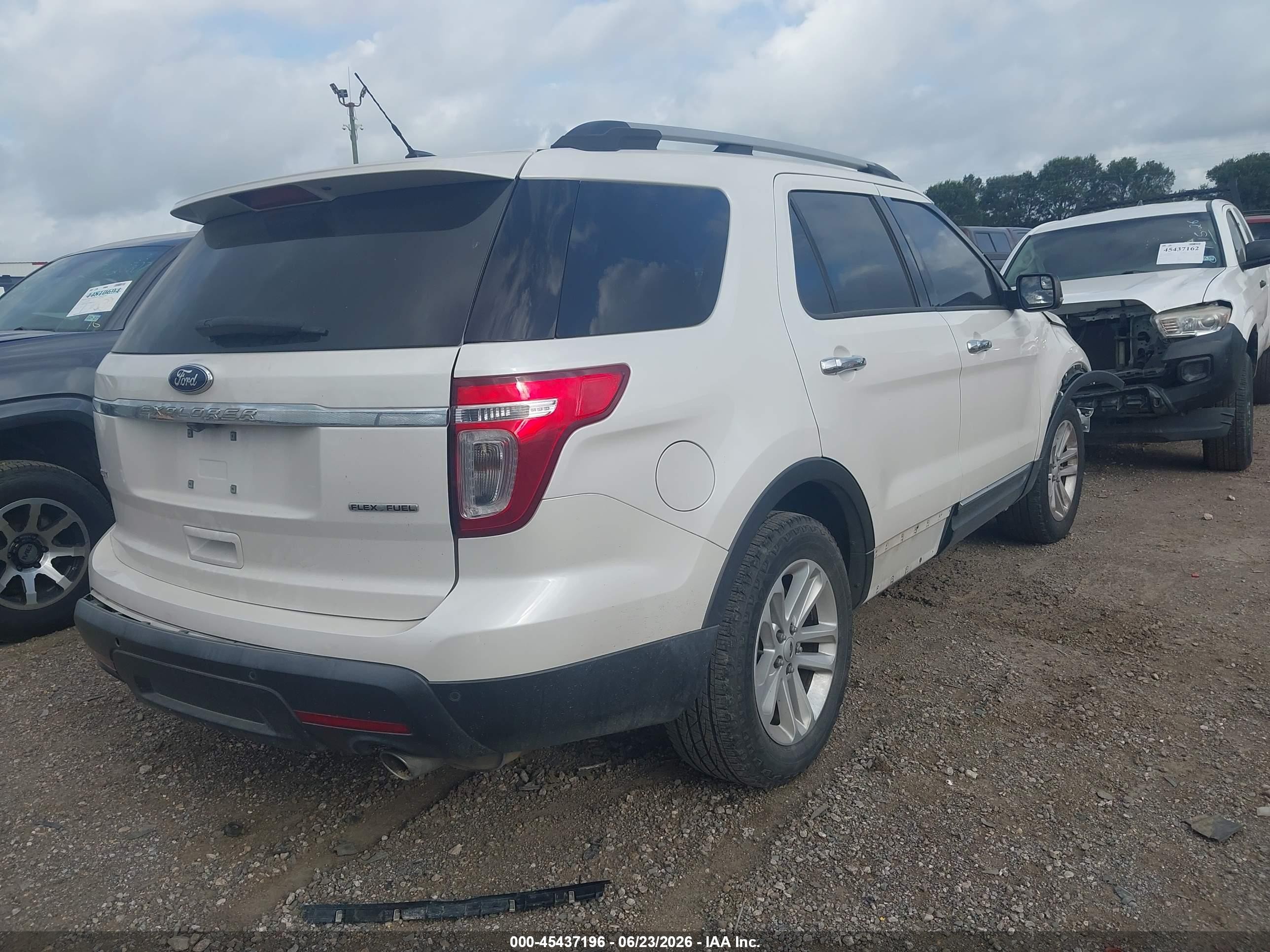 2015 Ford Explorer Xlt White vin: 1FM5K7D83FGB49586