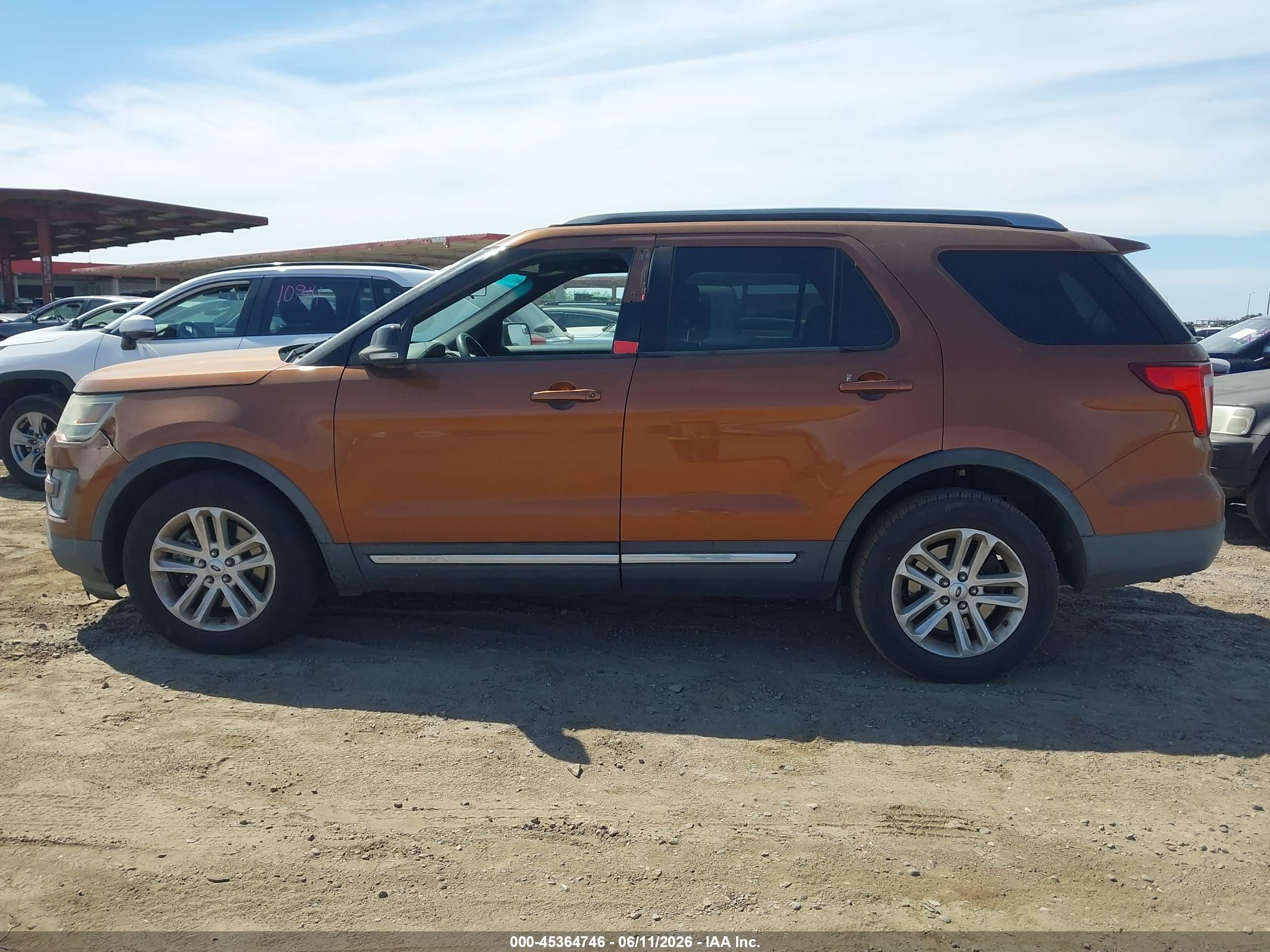 2017 Ford Explorer Xlt Orange vin: 1FM5K7D83HGA69949