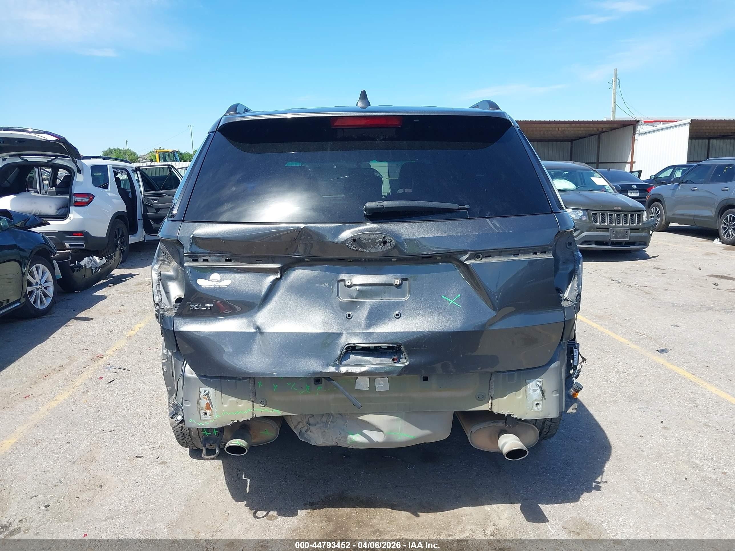 2017 Ford Explorer Xlt Gray vin: 1FM5K7D83HGB30233