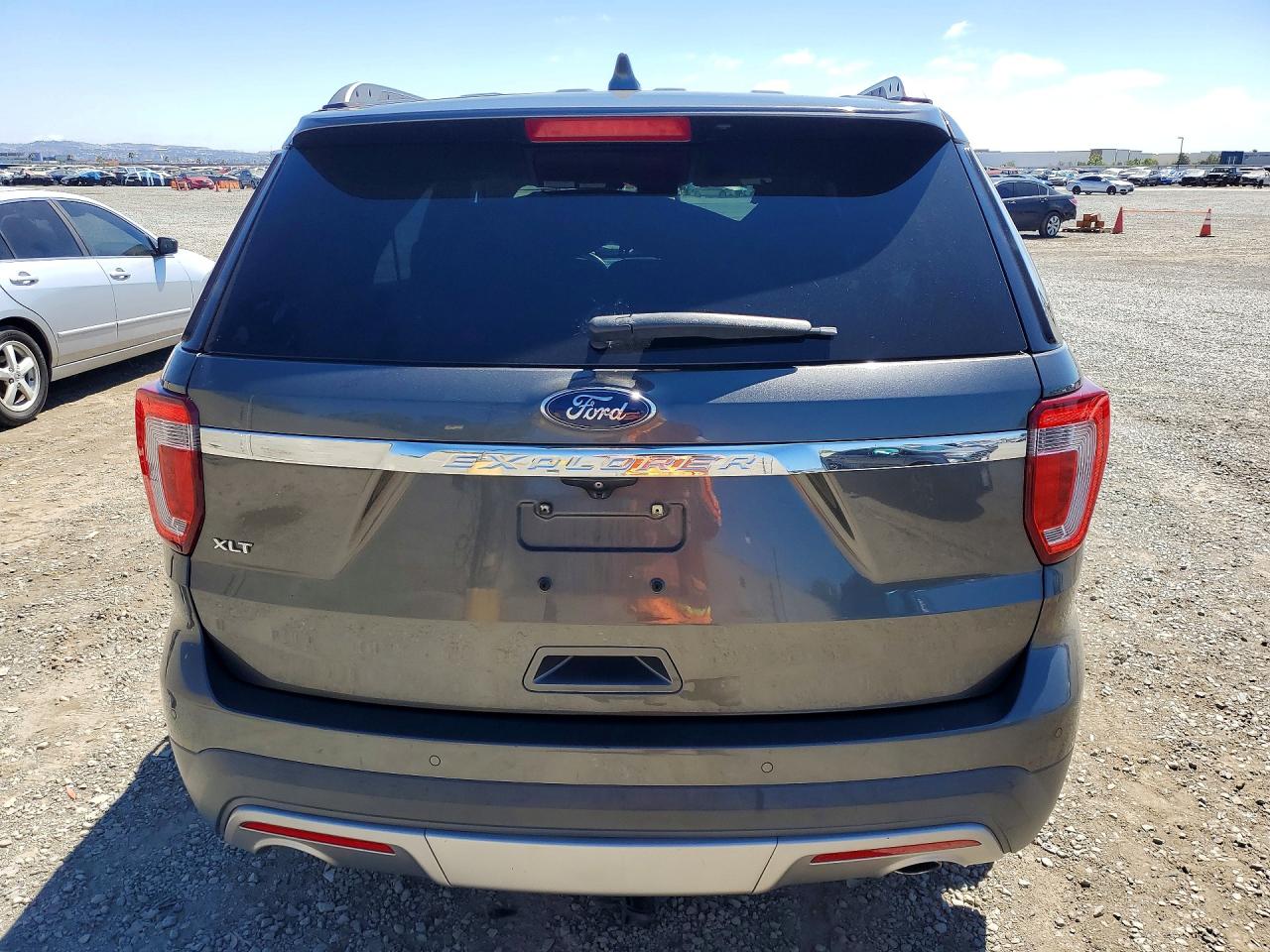 2017 Ford Explorer Xlt Charcoal vin: 1FM5K7D83HGD04544
