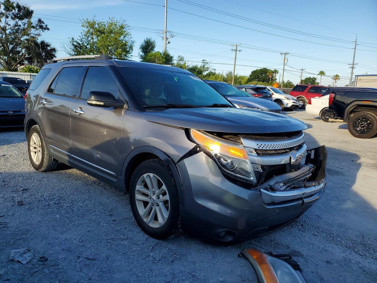 2013 Ford Explorer Xlt Серый vin: 1FM5K7D84DGB13290