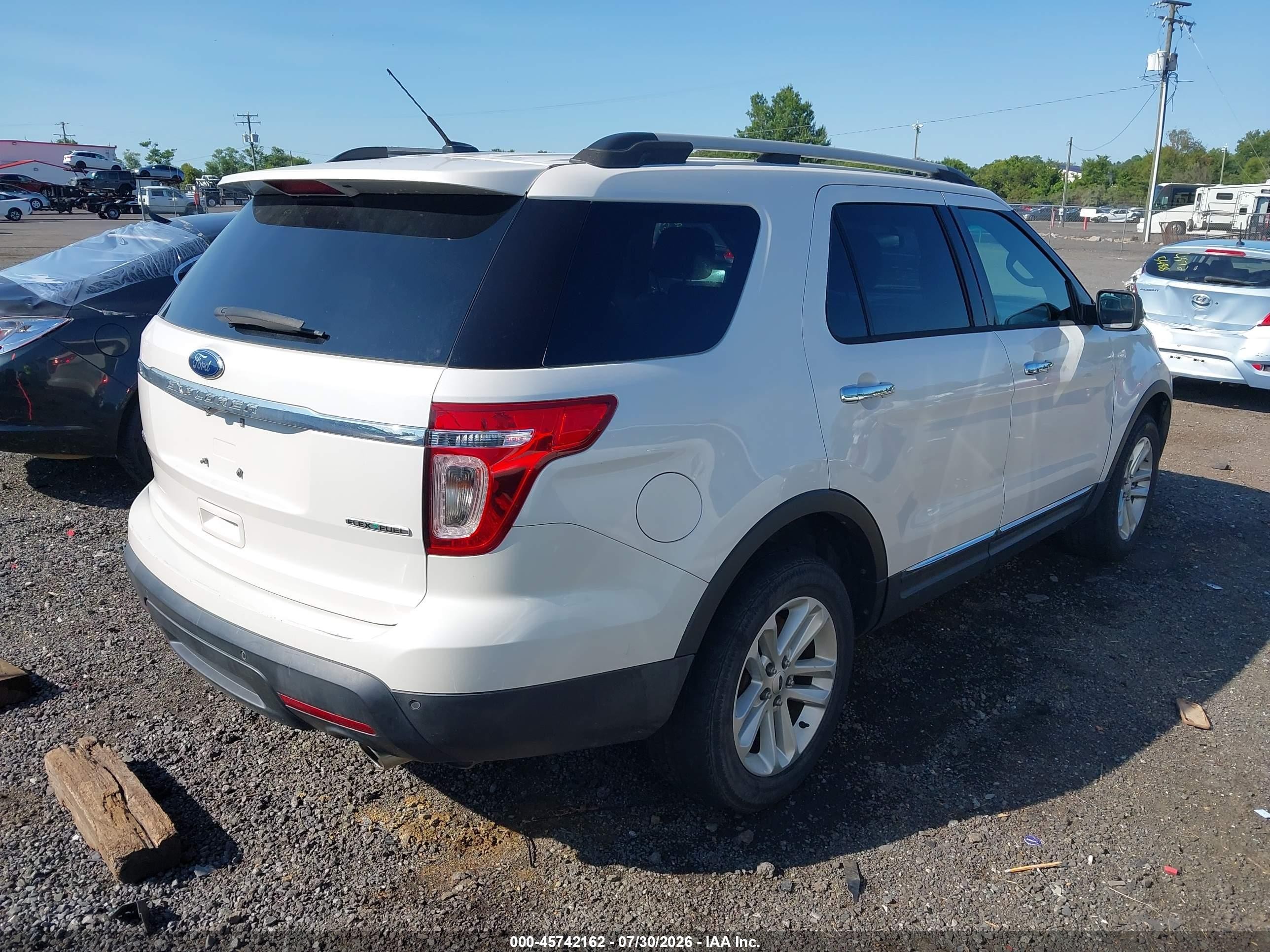 2013 Ford Explorer Xlt White vin: 1FM5K7D84DGB50615