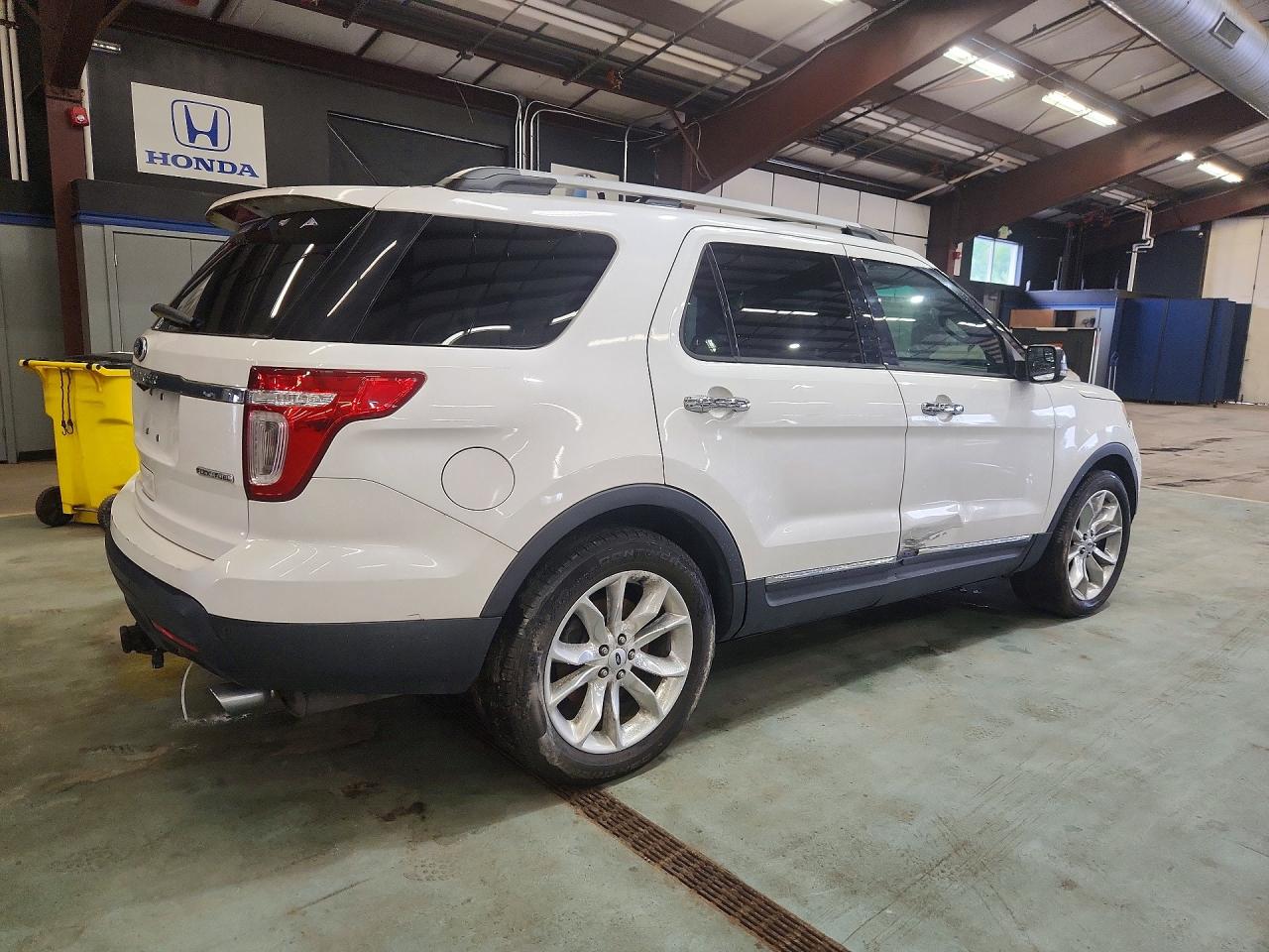 2013 Ford Explorer Xlt White vin: 1FM5K7D84DGC93001