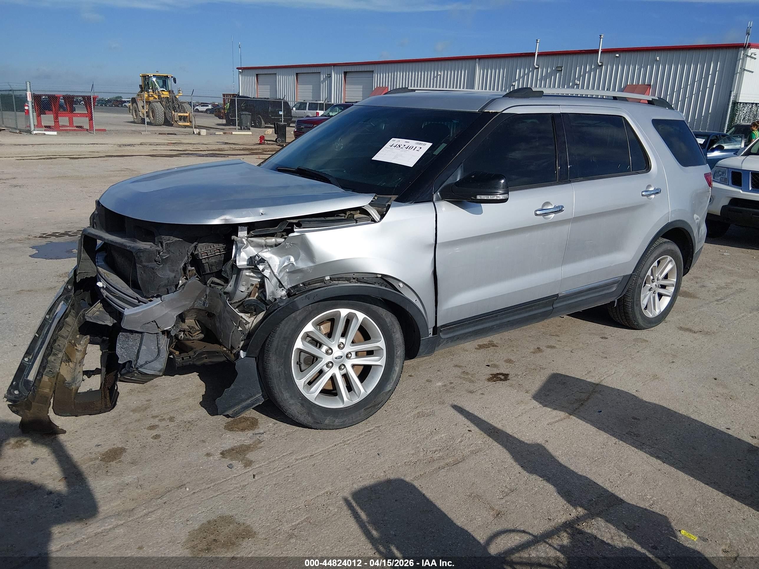 2014 Ford Explorer Xlt Серебряный vin: 1FM5K7D84EGA21016