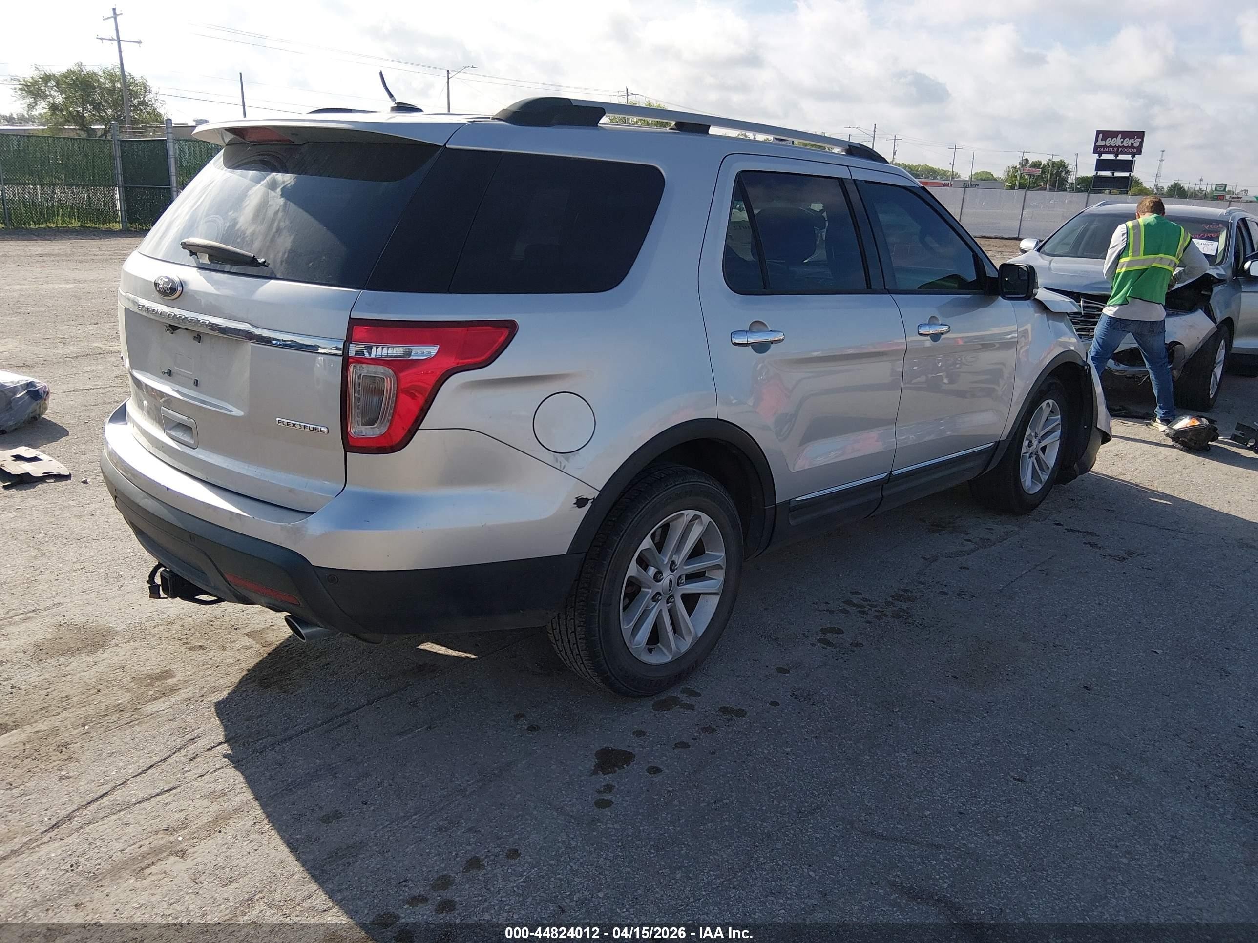 2014 Ford Explorer Xlt Серебряный vin: 1FM5K7D84EGA21016