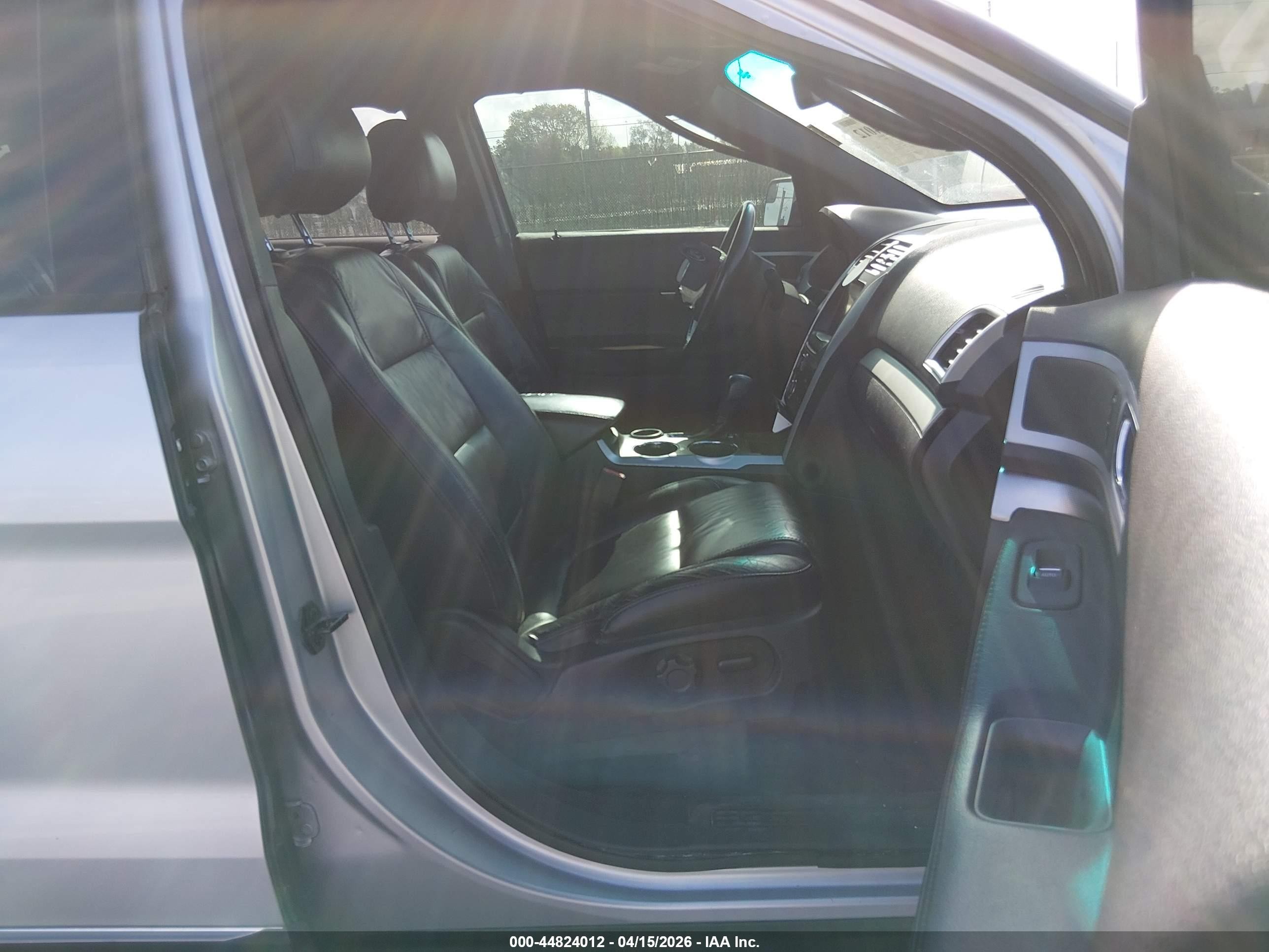 2014 Ford Explorer Xlt Серебряный vin: 1FM5K7D84EGA21016