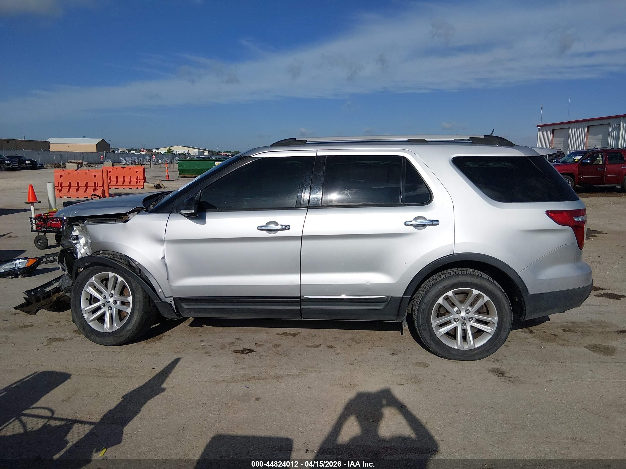 2014 Ford Explorer Xlt Серебряный vin: 1FM5K7D84EGA21016