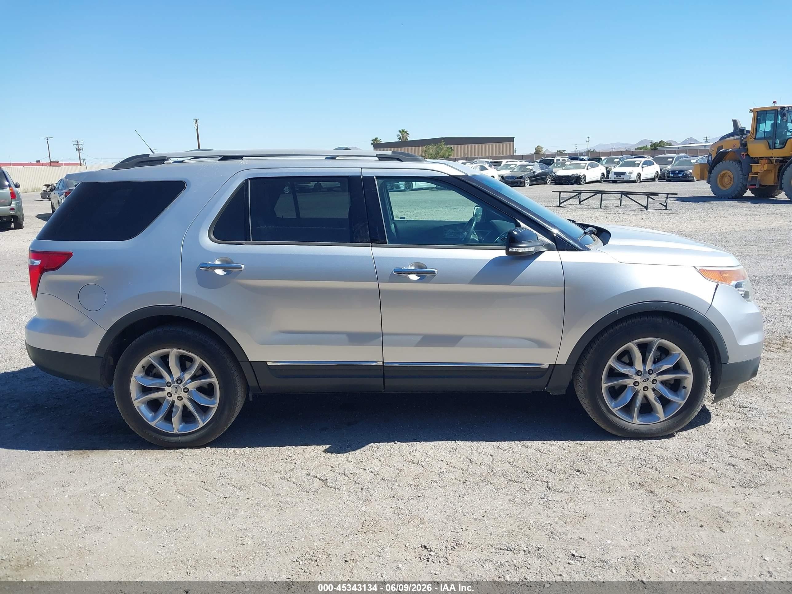 2014 Ford Explorer Xlt Серебряный vin: 1FM5K7D84EGA54758