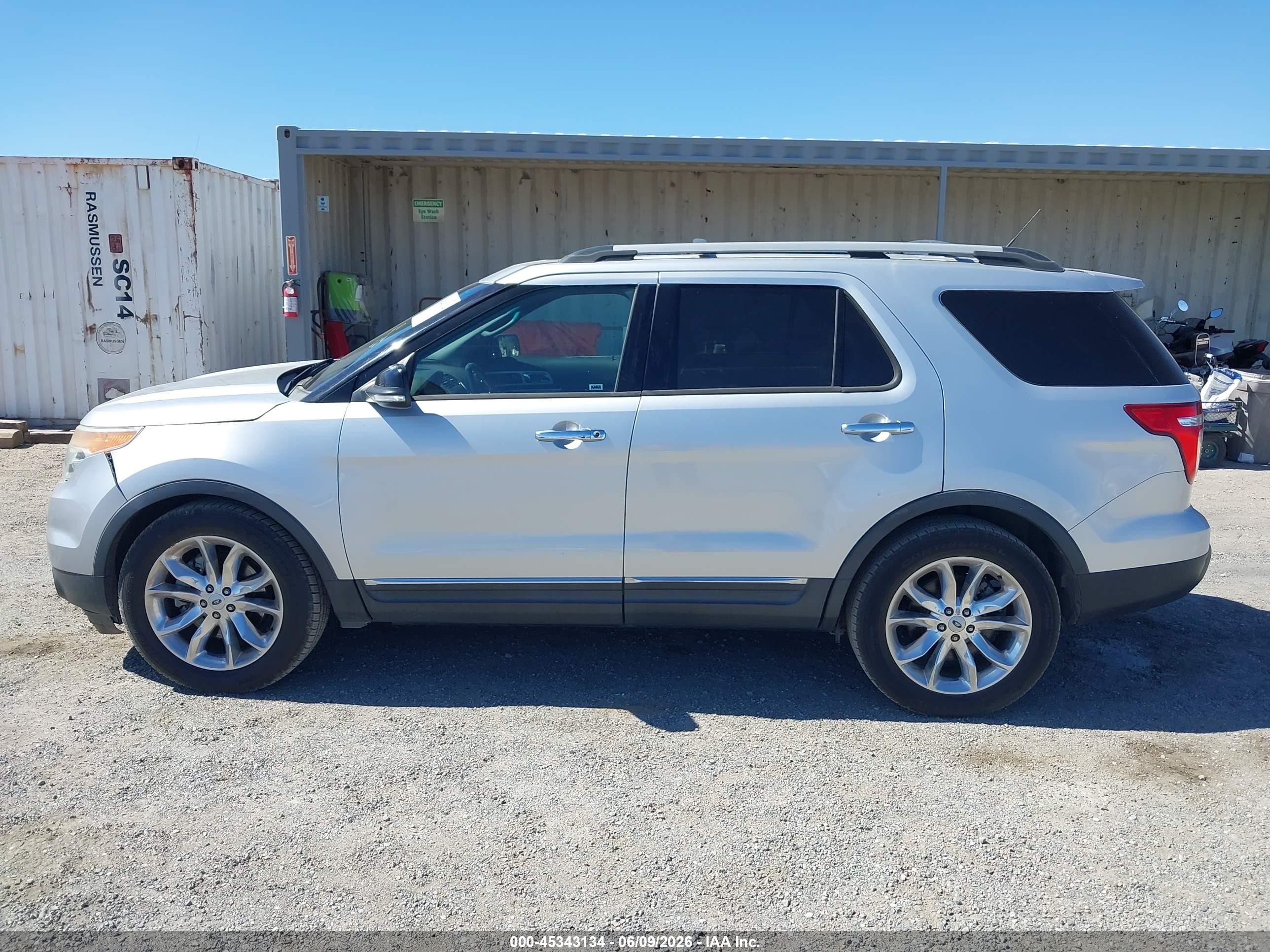 2014 Ford Explorer Xlt Серебряный vin: 1FM5K7D84EGA54758