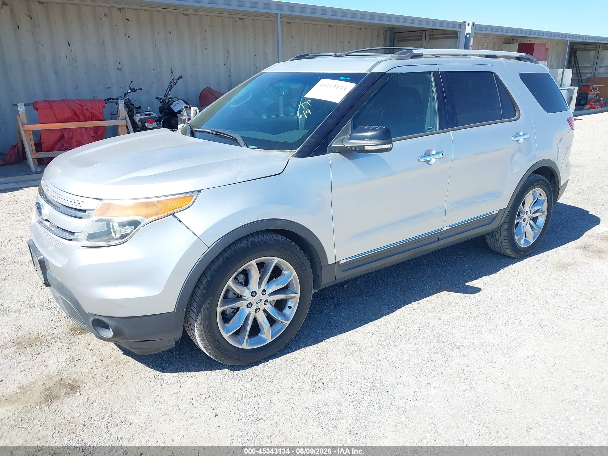 2014 Ford Explorer Xlt Серебряный vin: 1FM5K7D84EGA54758