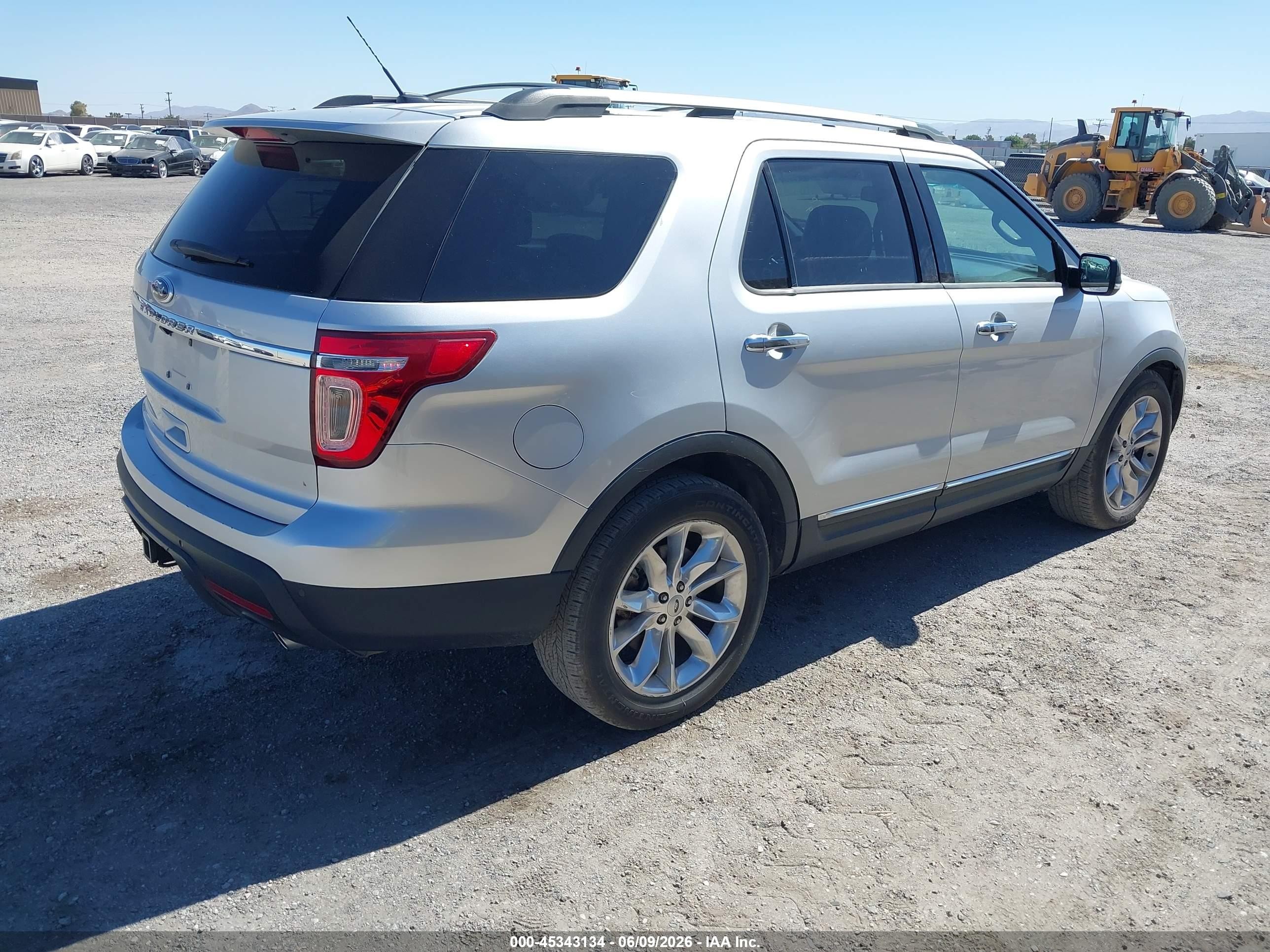 2014 Ford Explorer Xlt Серебряный vin: 1FM5K7D84EGA54758