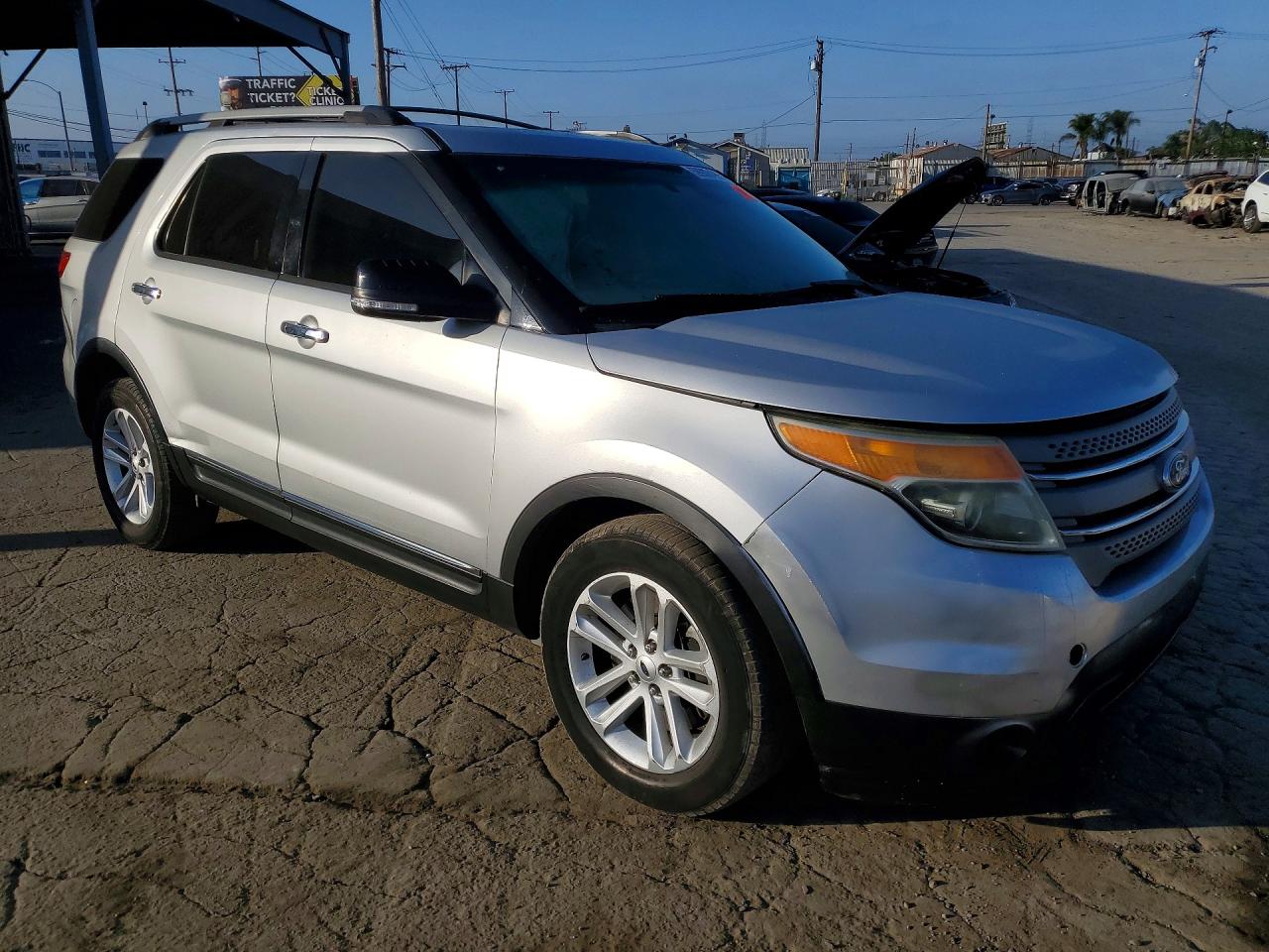 2014 Ford Explorer Xlt Silver vin: 1FM5K7D84EGA69776