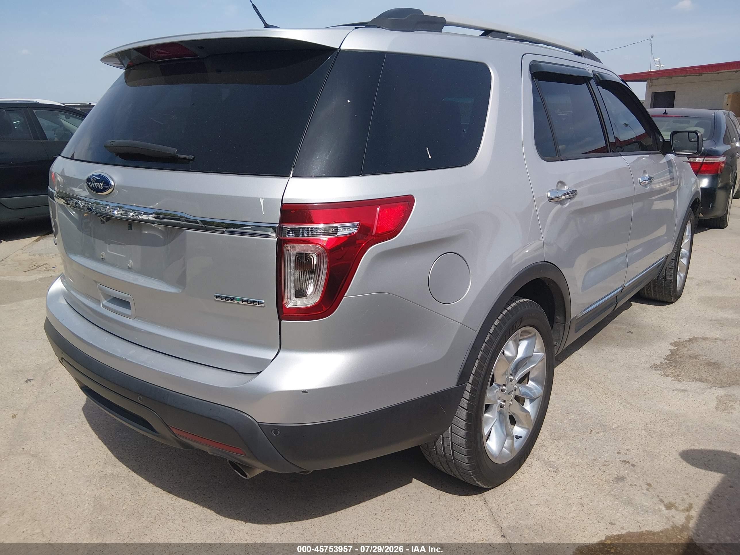 2014 Ford Explorer Xlt Silver vin: 1FM5K7D84EGA88523
