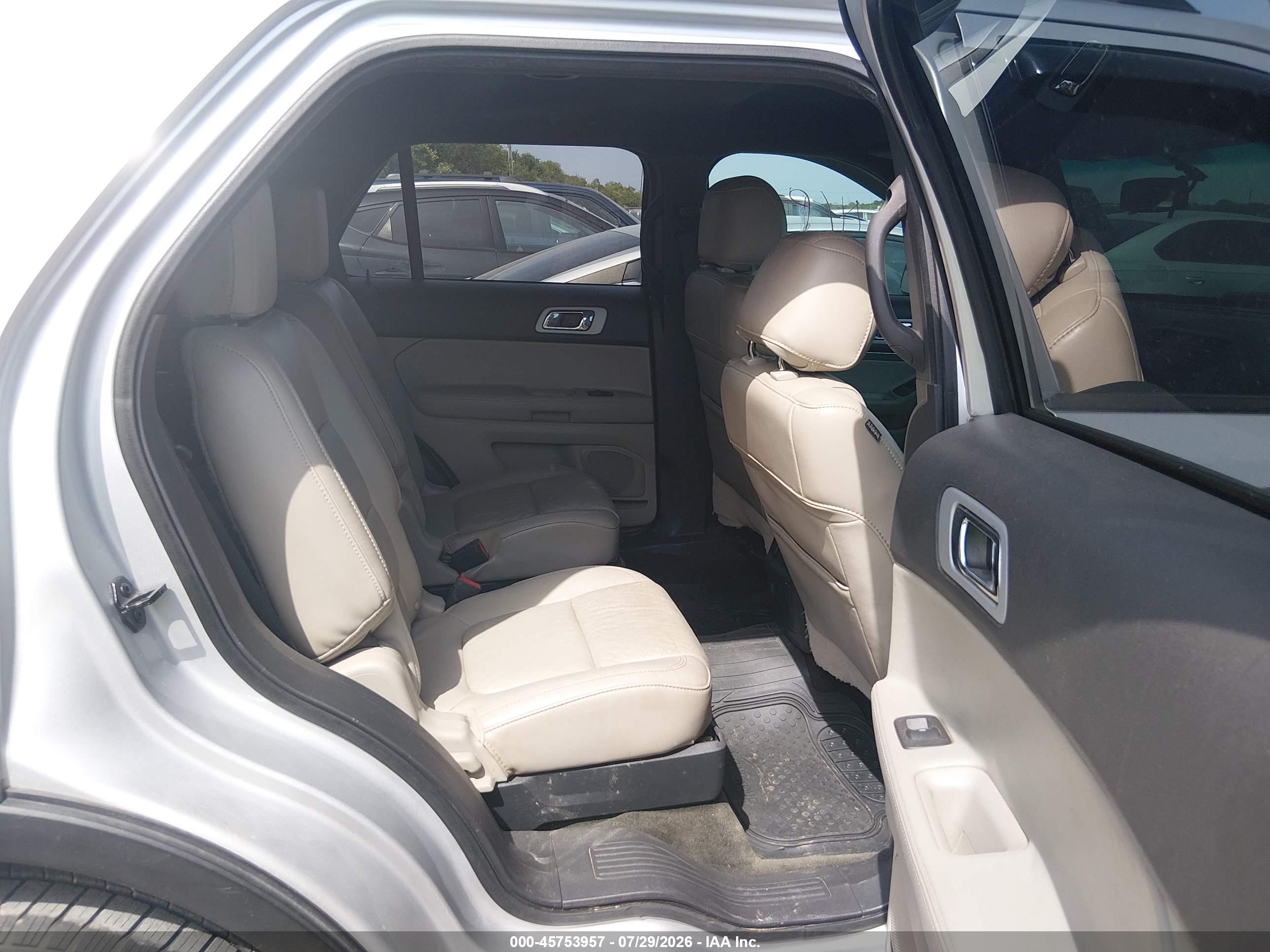 2014 Ford Explorer Xlt Silver vin: 1FM5K7D84EGA88523