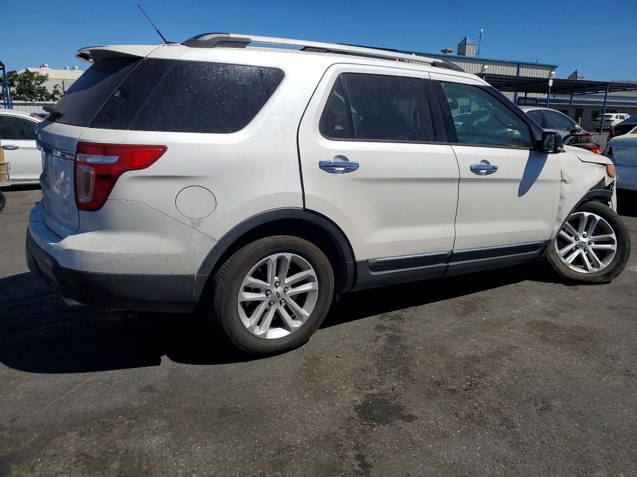 2015 Ford Explorer Xlt Белый vin: 1FM5K7D84FGA95618
