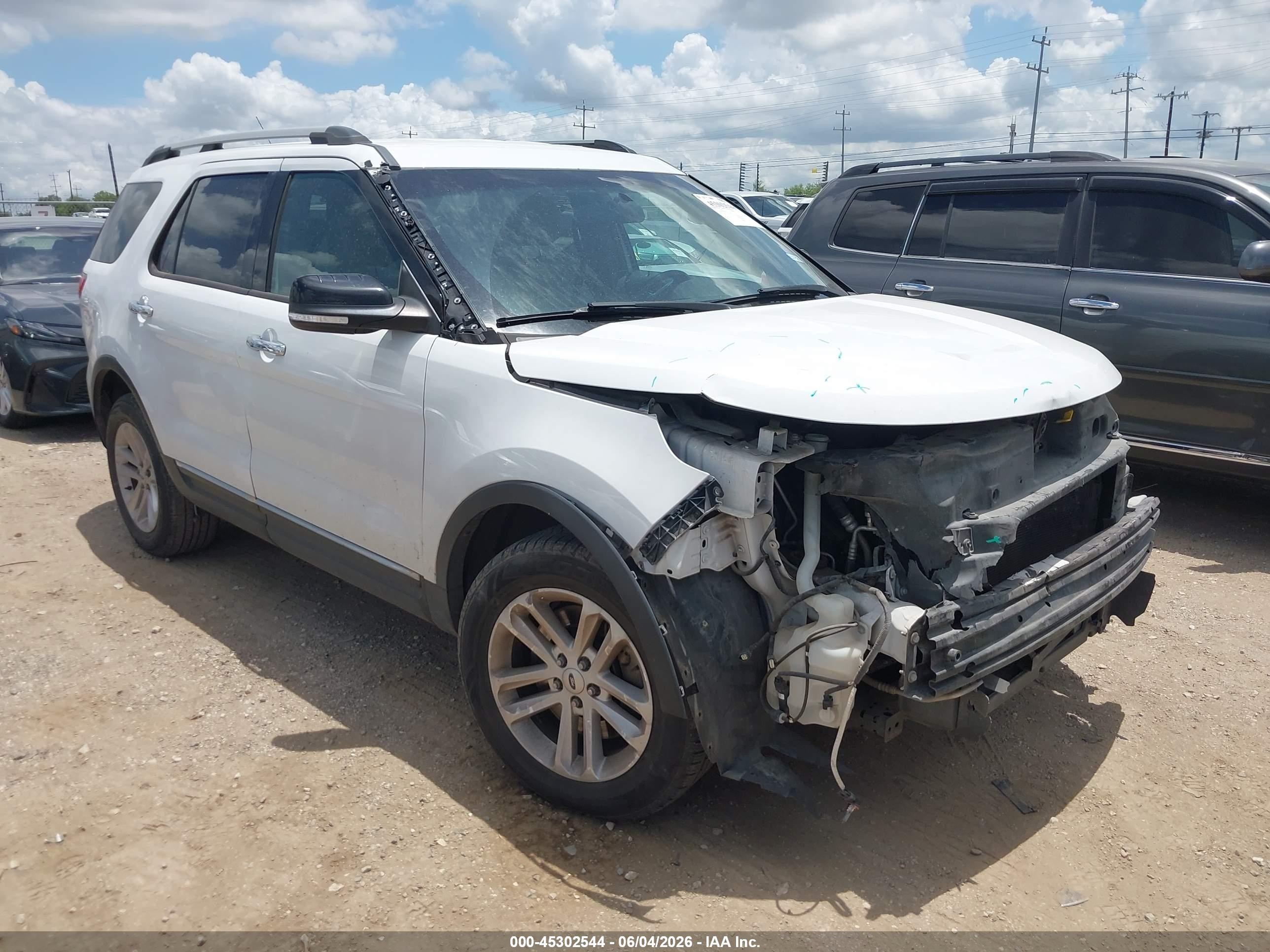 2015 Ford Explorer Xlt White vin: 1FM5K7D84FGC28071