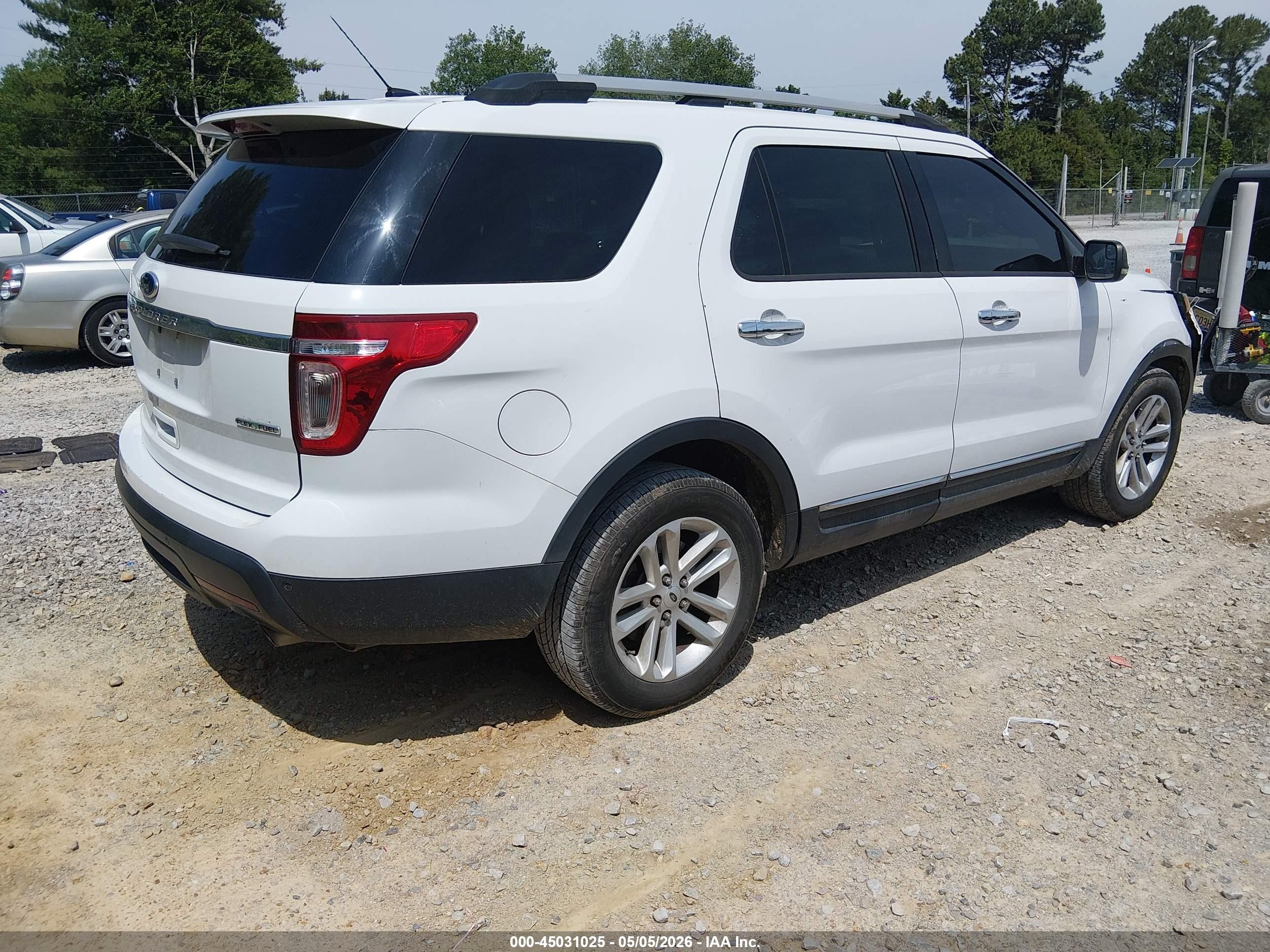 2013 Ford Explorer Xlt White vin: 1FM5K7D85DGA18298