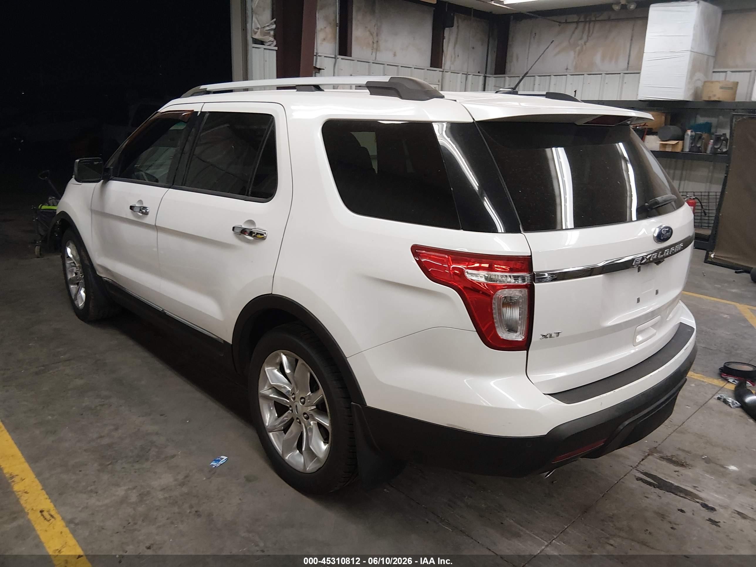 2013 Ford Explorer Xlt Белый vin: 1FM5K7D85DGA80042