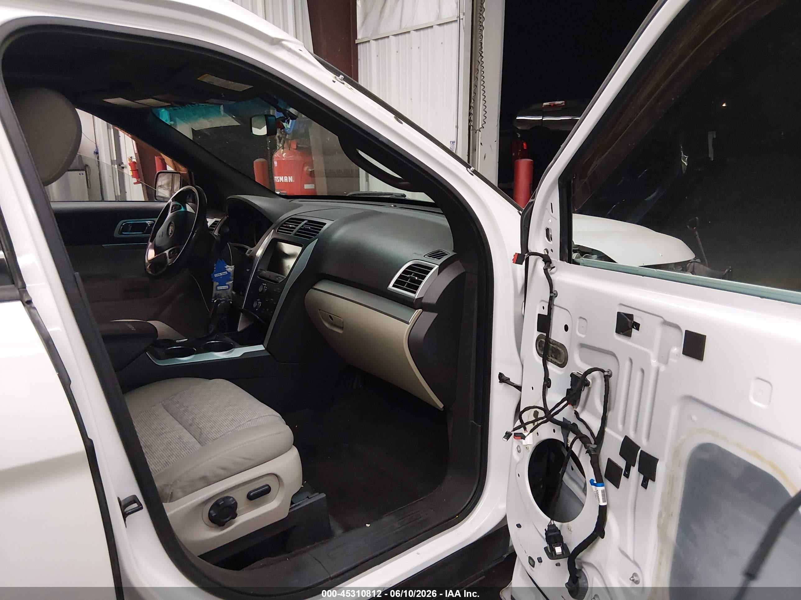 2013 Ford Explorer Xlt Белый vin: 1FM5K7D85DGA80042