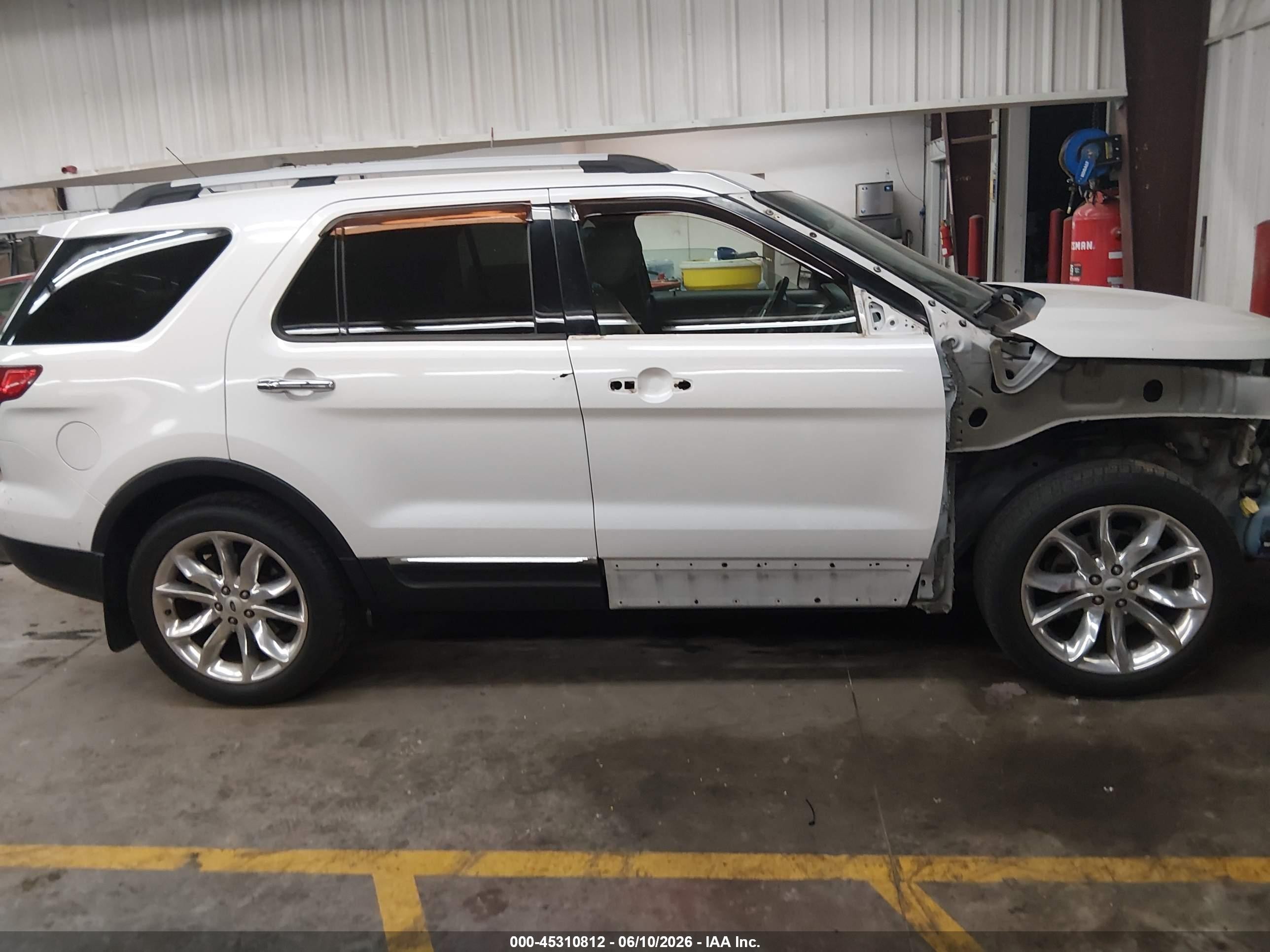 2013 Ford Explorer Xlt Белый vin: 1FM5K7D85DGA80042