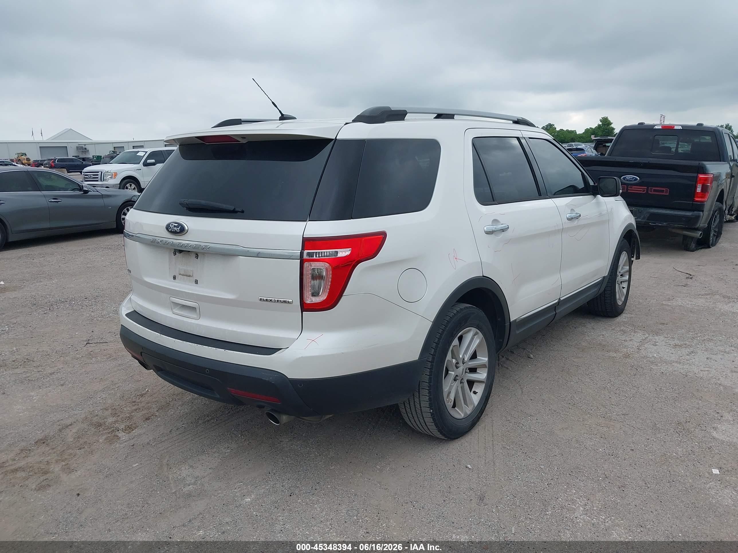 2014 Ford Explorer Xlt White vin: 1FM5K7D85EGA74596