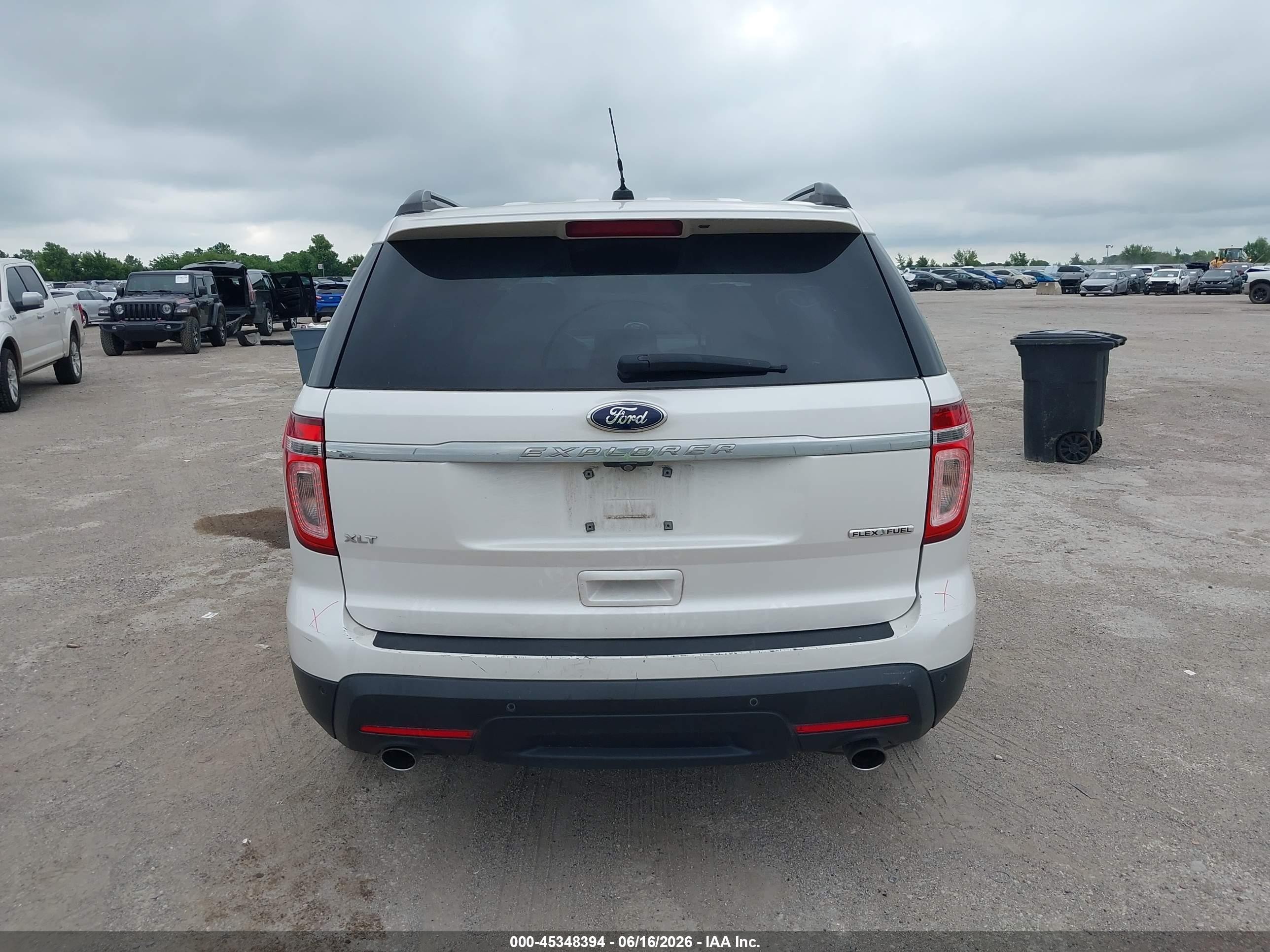 2014 Ford Explorer Xlt White vin: 1FM5K7D85EGA74596