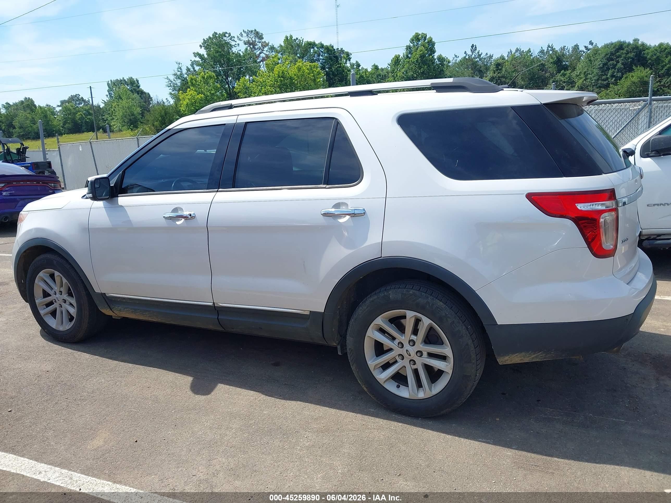 2014 Ford Explorer Xlt White vin: 1FM5K7D85EGC20575
