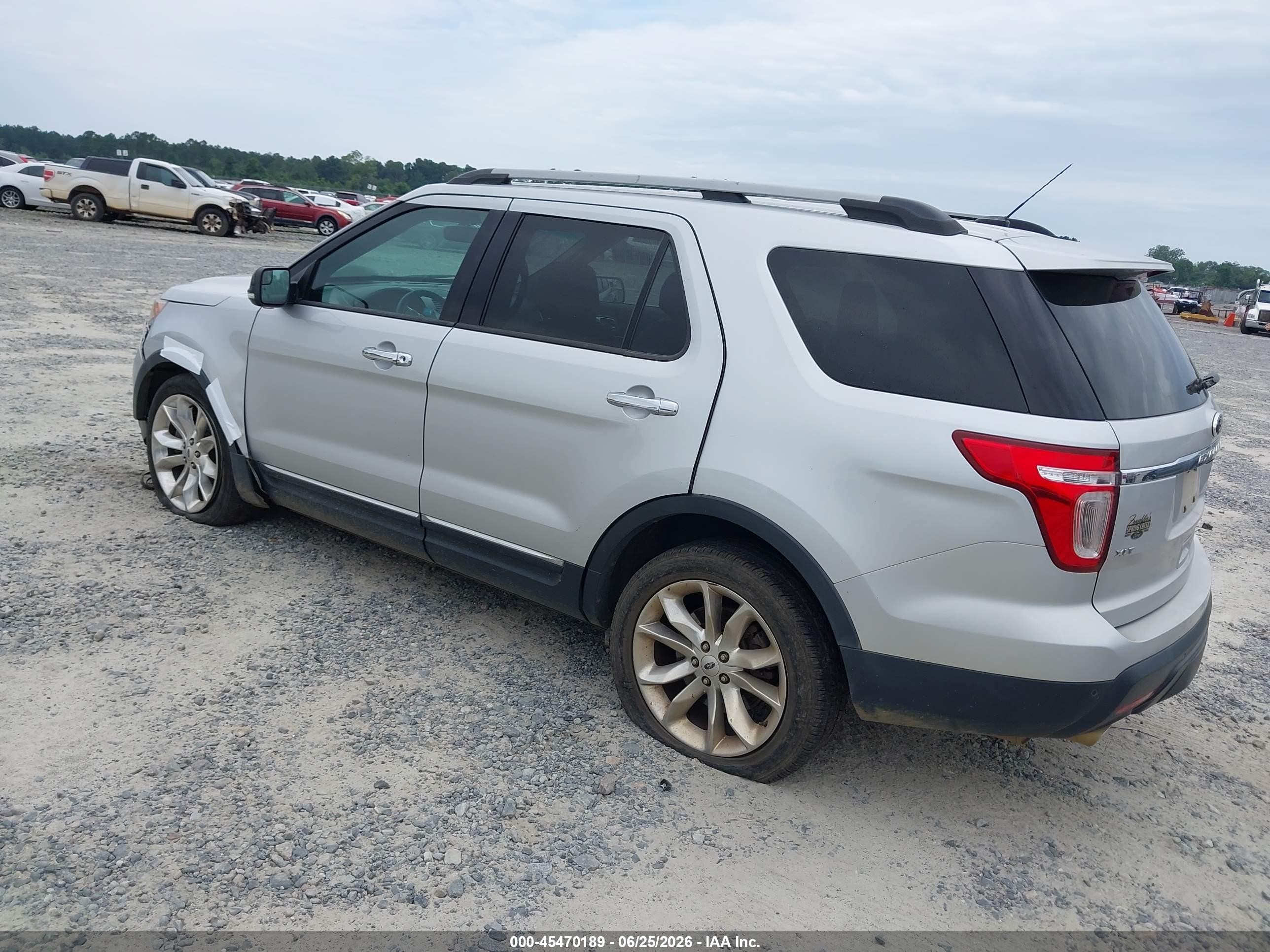 2014 Ford Explorer Xlt Серебряный vin: 1FM5K7D85EGC20625