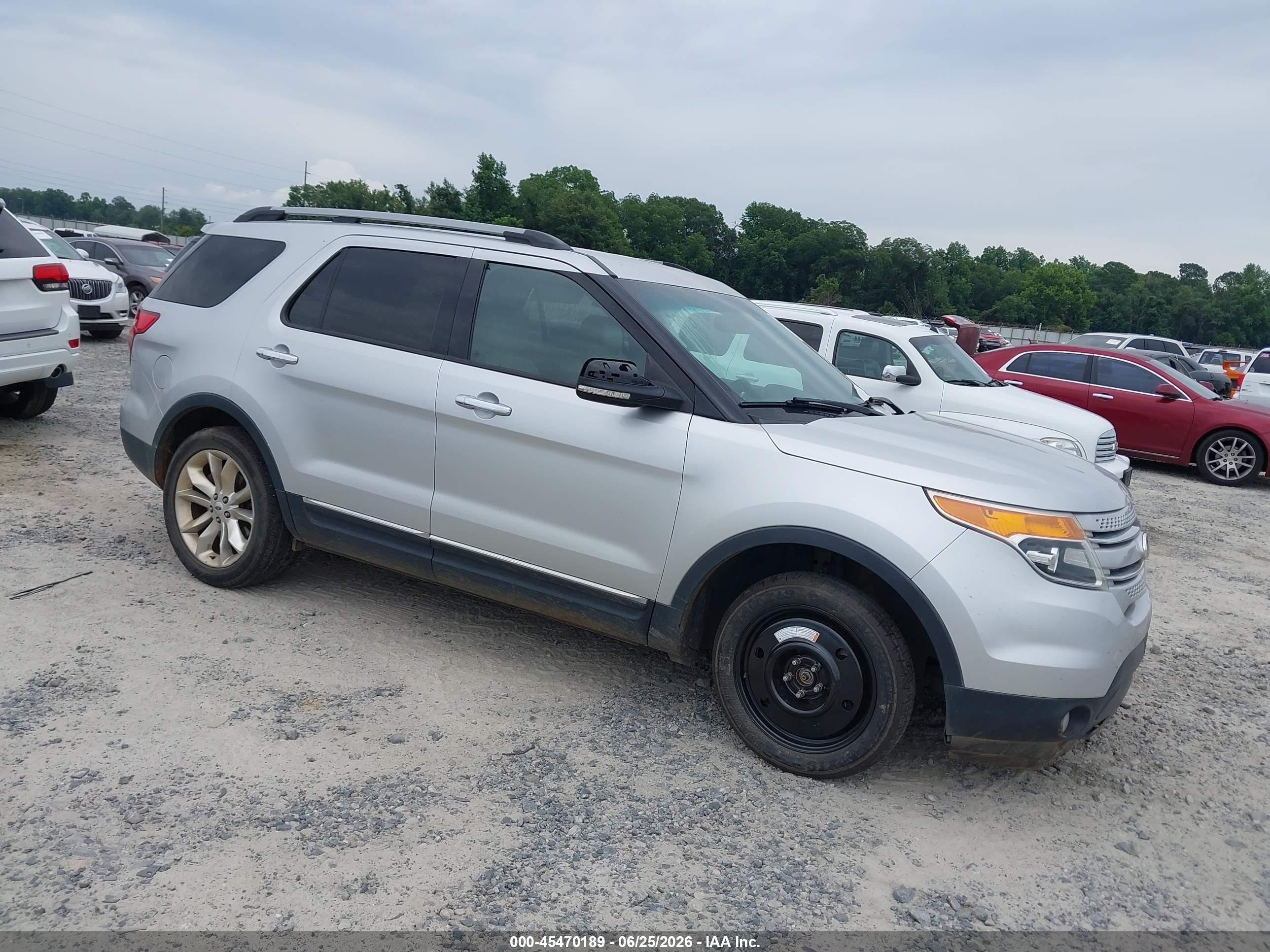 2014 Ford Explorer Xlt Silver vin: 1FM5K7D85EGC20625