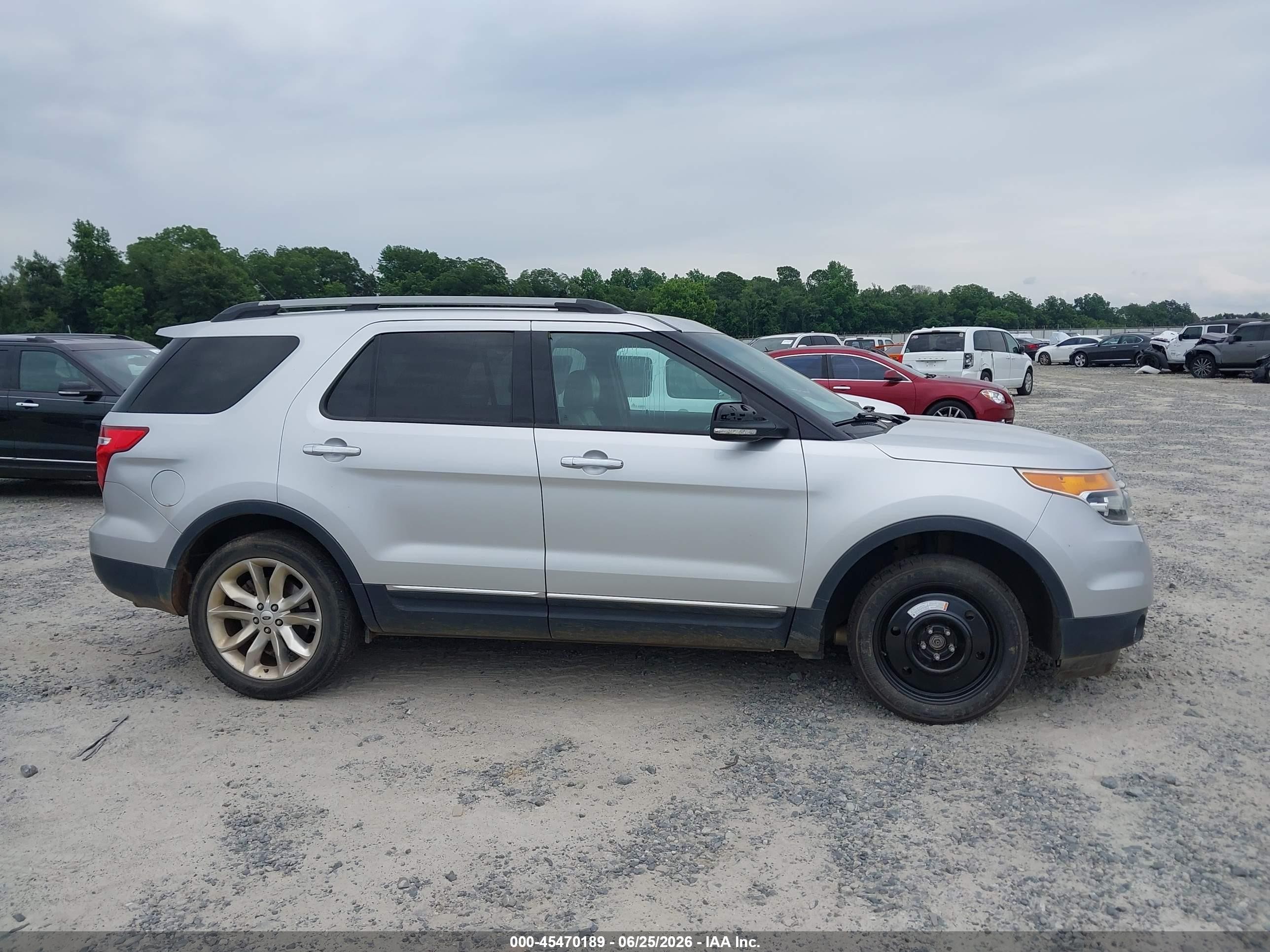 2014 Ford Explorer Xlt Серебряный vin: 1FM5K7D85EGC20625