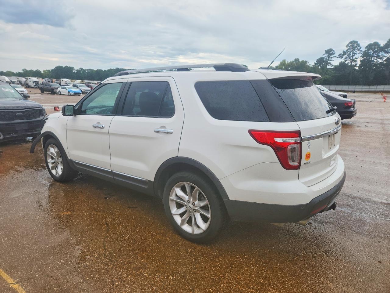 2014 Ford Explorer Xlt Белый vin: 1FM5K7D85EGC47338