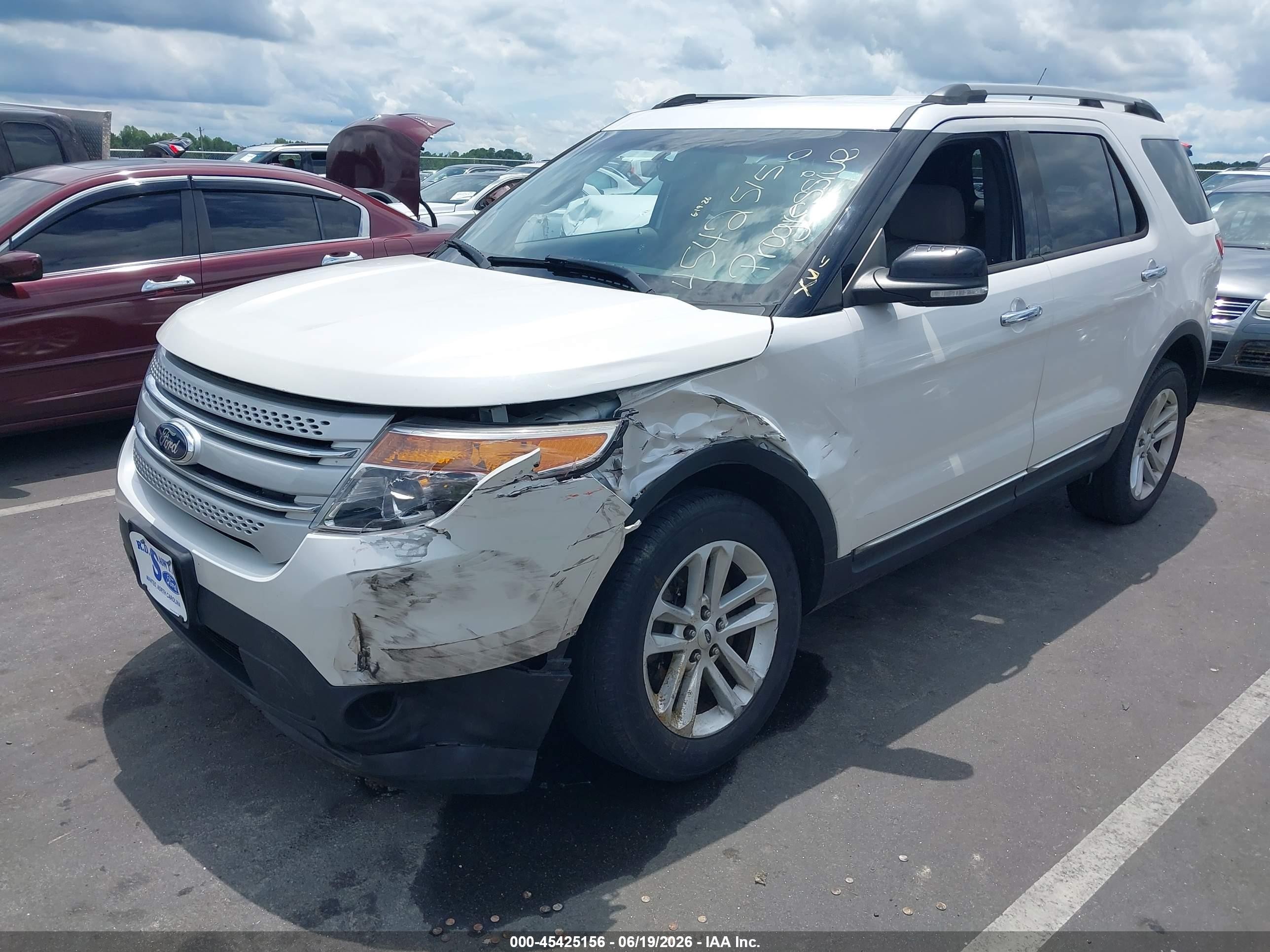 2015 Ford Explorer Xlt Белый vin: 1FM5K7D85FGB37584