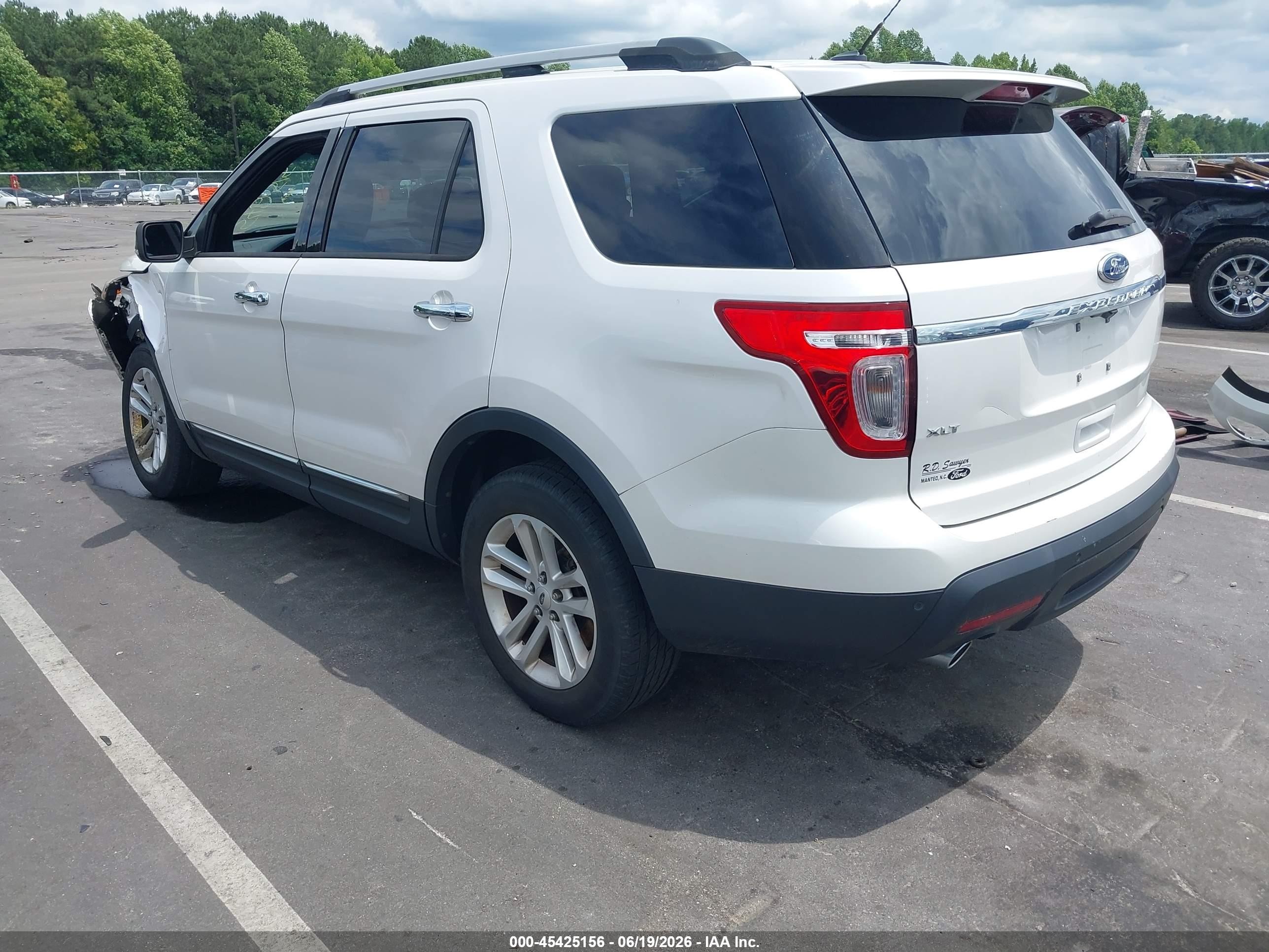 2015 Ford Explorer Xlt Белый vin: 1FM5K7D85FGB37584