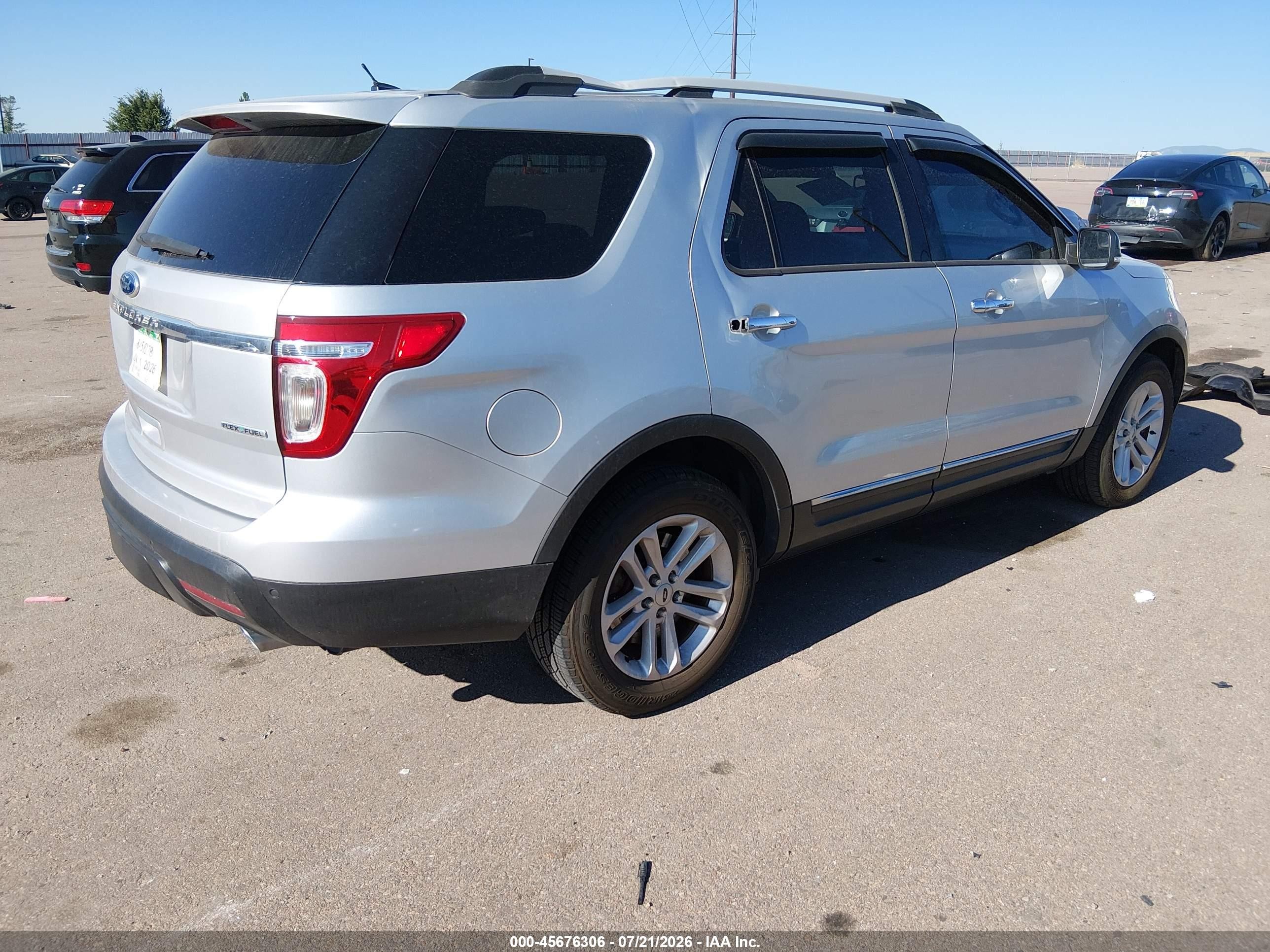 2015 Ford Explorer Xlt Серый vin: 1FM5K7D85FGC60074