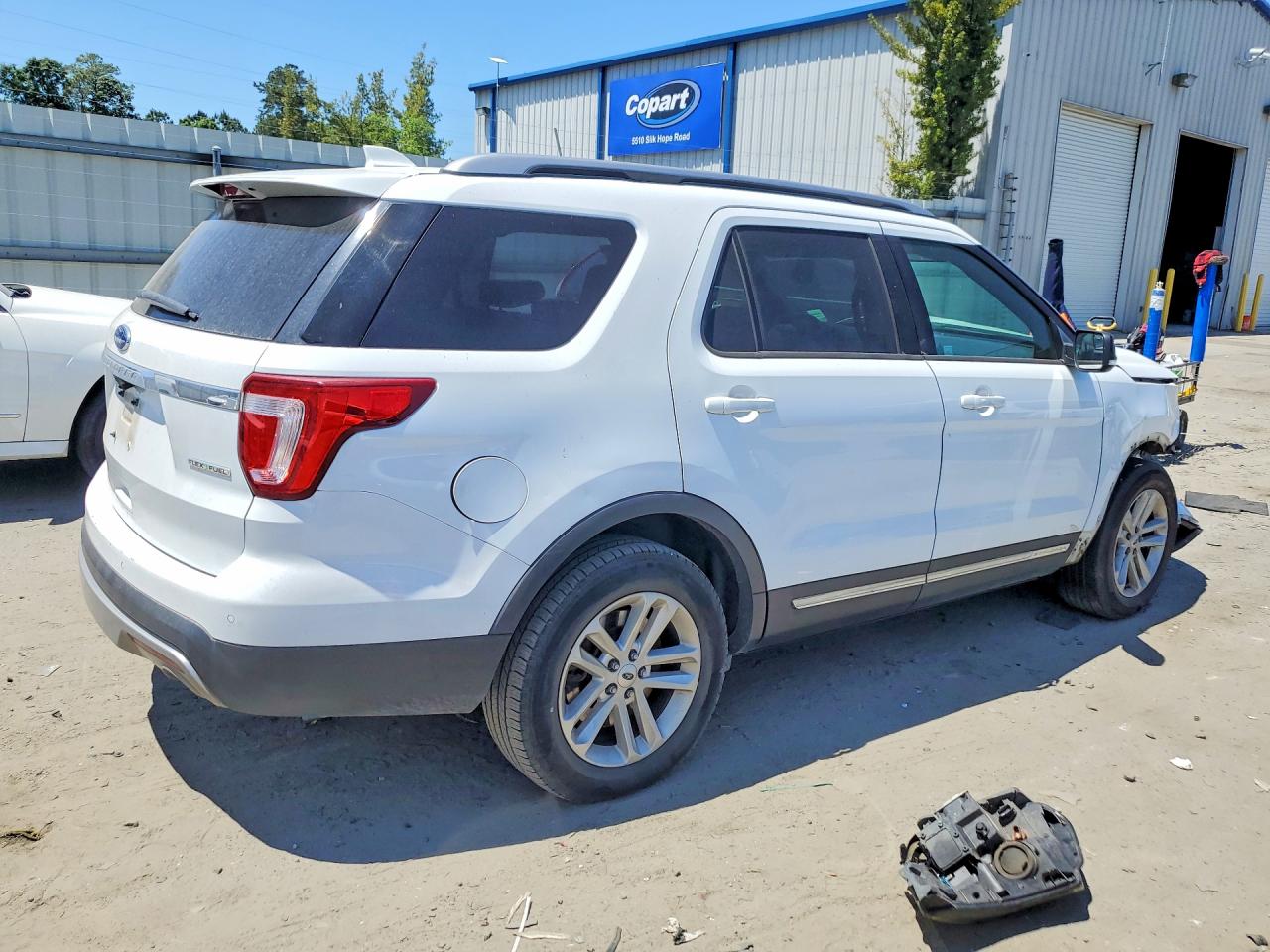 2016 Ford Explorer Xlt White vin: 1FM5K7D85GGA26535