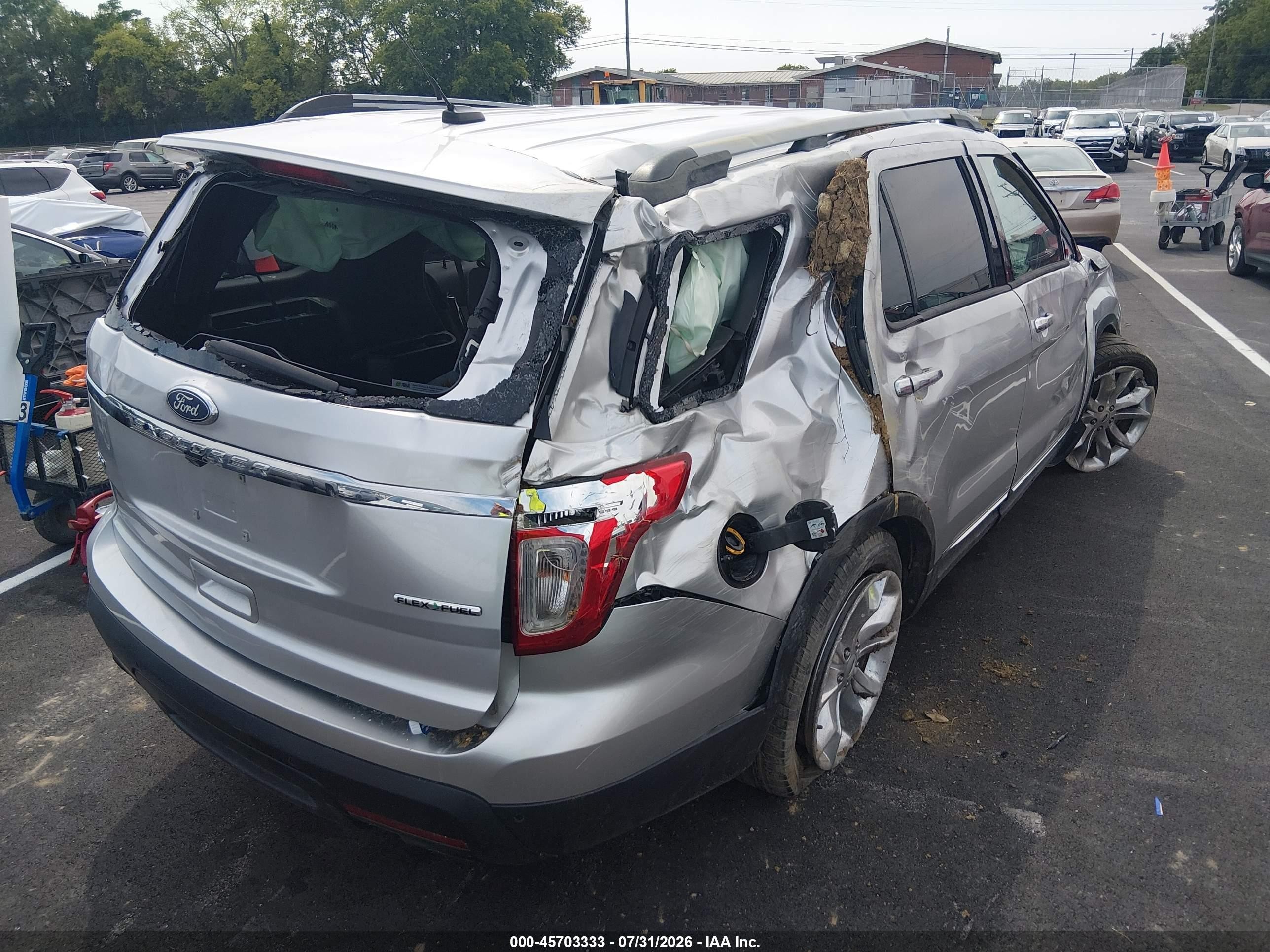 2015 Ford Explorer Xlt Silver vin: 1FM5K7D86FGA12268