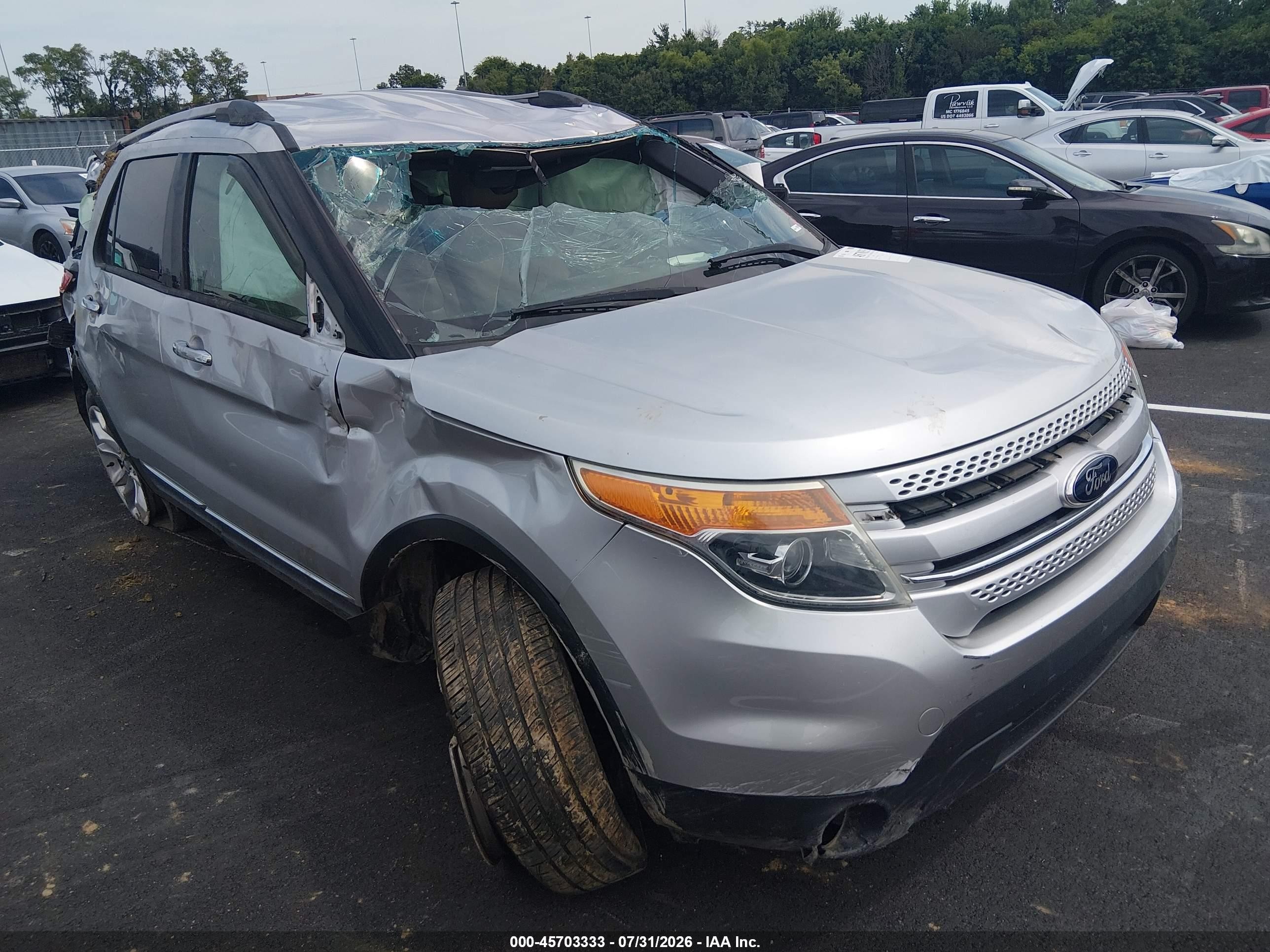 2015 Ford Explorer Xlt Silver vin: 1FM5K7D86FGA12268