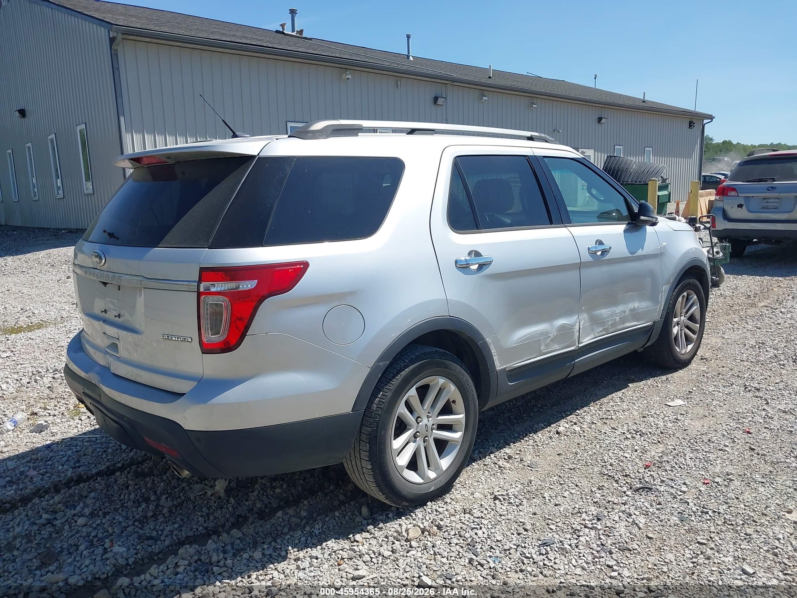 2015 Ford Explorer Xlt Серебряный vin: 1FM5K7D86FGB09681