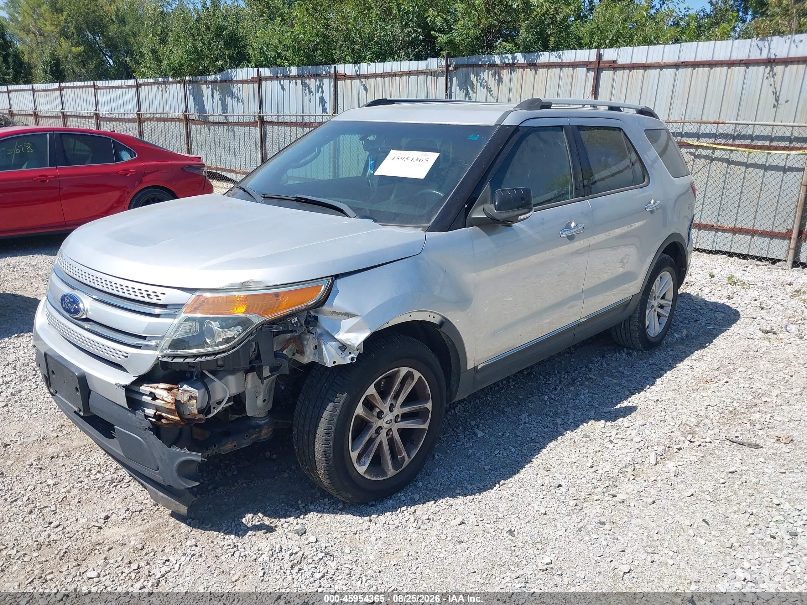 2015 Ford Explorer Xlt Серебряный vin: 1FM5K7D86FGB09681