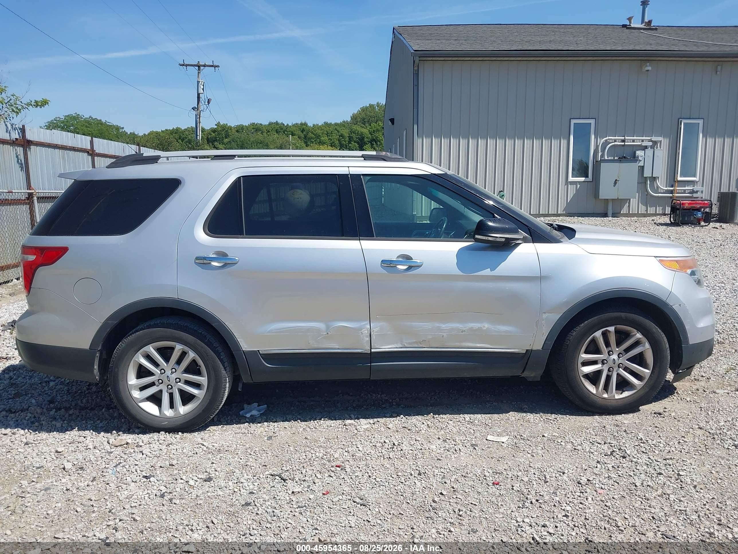 2015 Ford Explorer Xlt Серебряный vin: 1FM5K7D86FGB09681