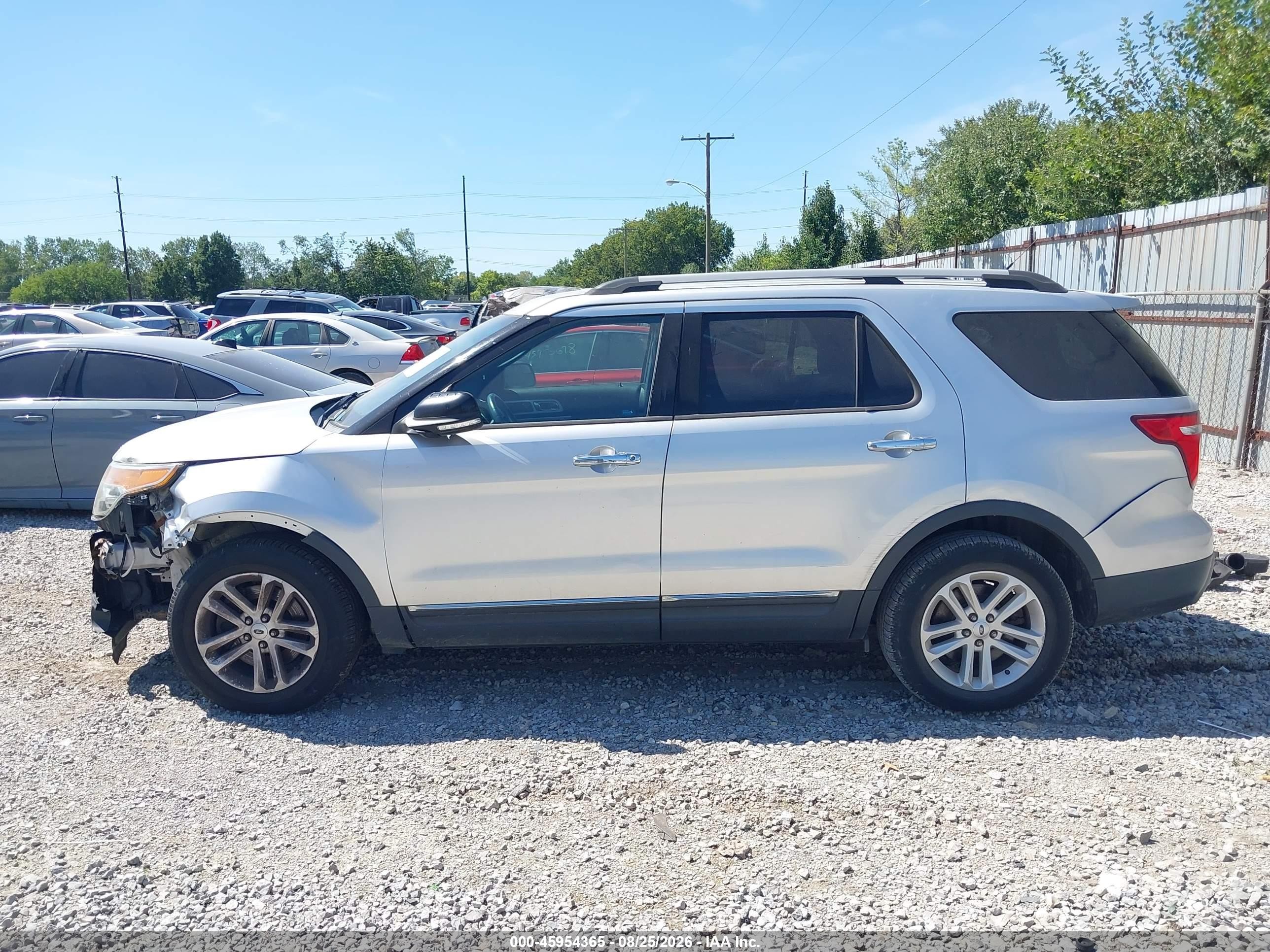 2015 Ford Explorer Xlt Серебряный vin: 1FM5K7D86FGB09681