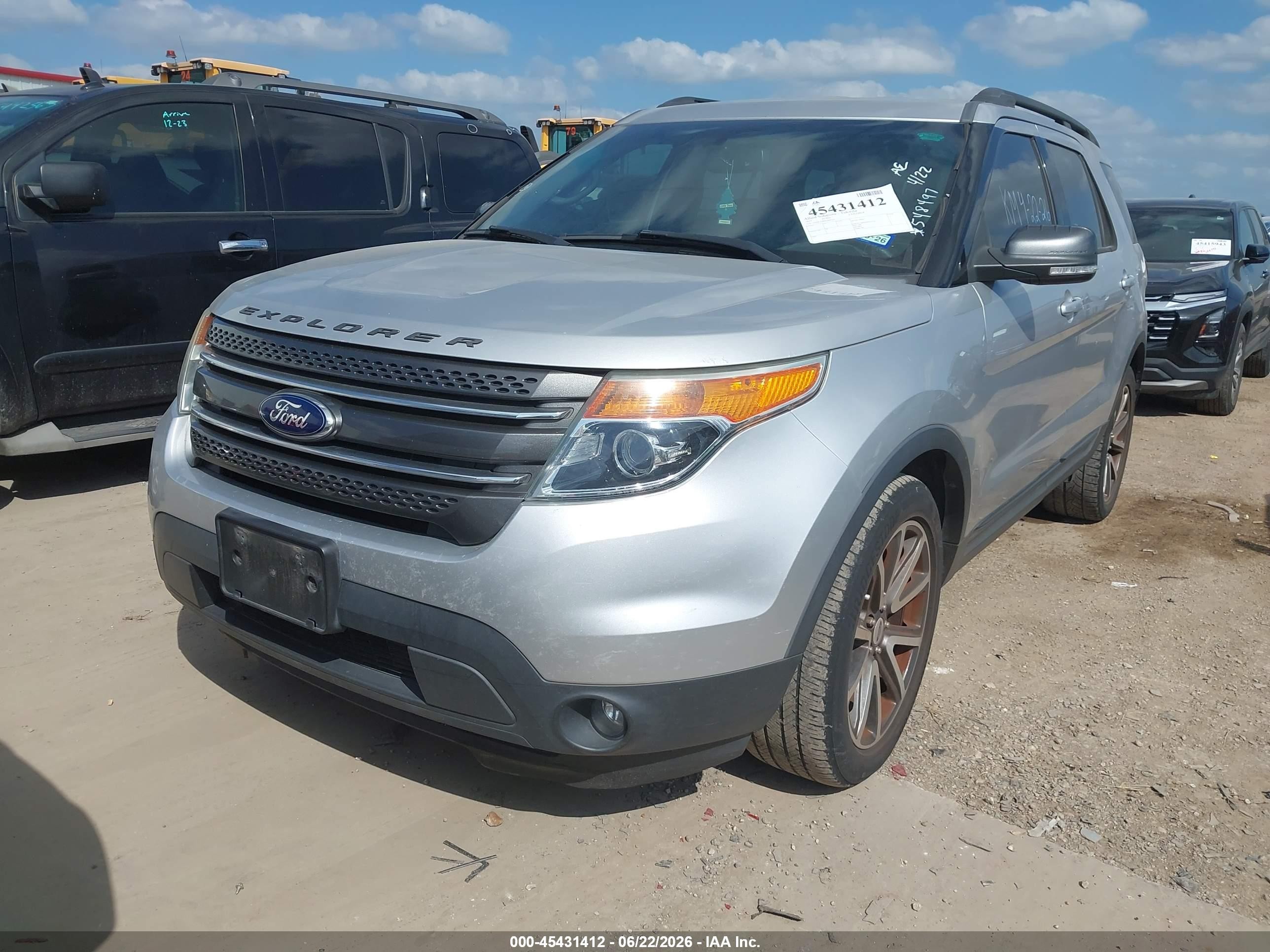 2015 Ford Explorer Xlt Silver vin: 1FM5K7D86FGB49520