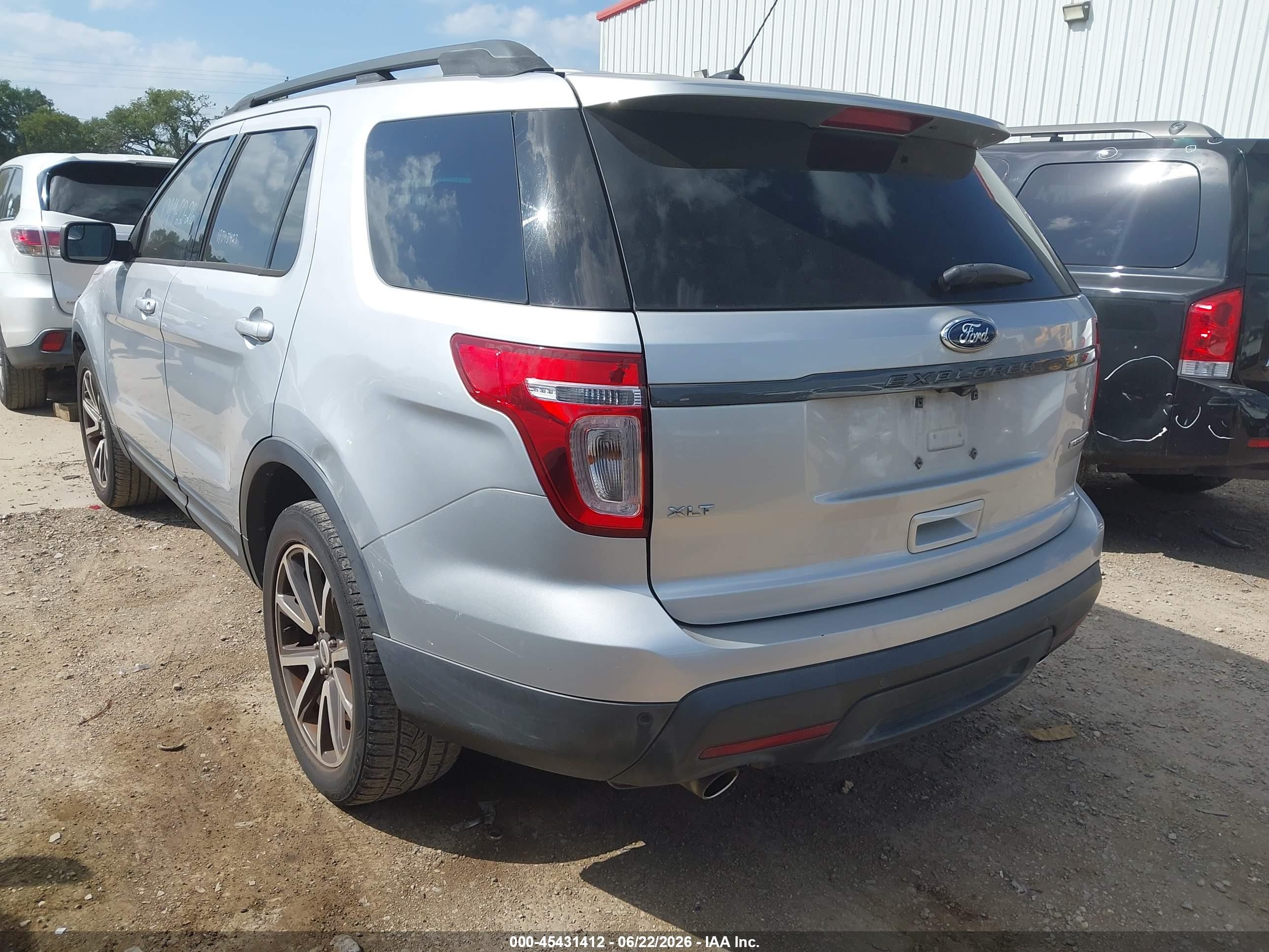 2015 Ford Explorer Xlt Silver vin: 1FM5K7D86FGB49520