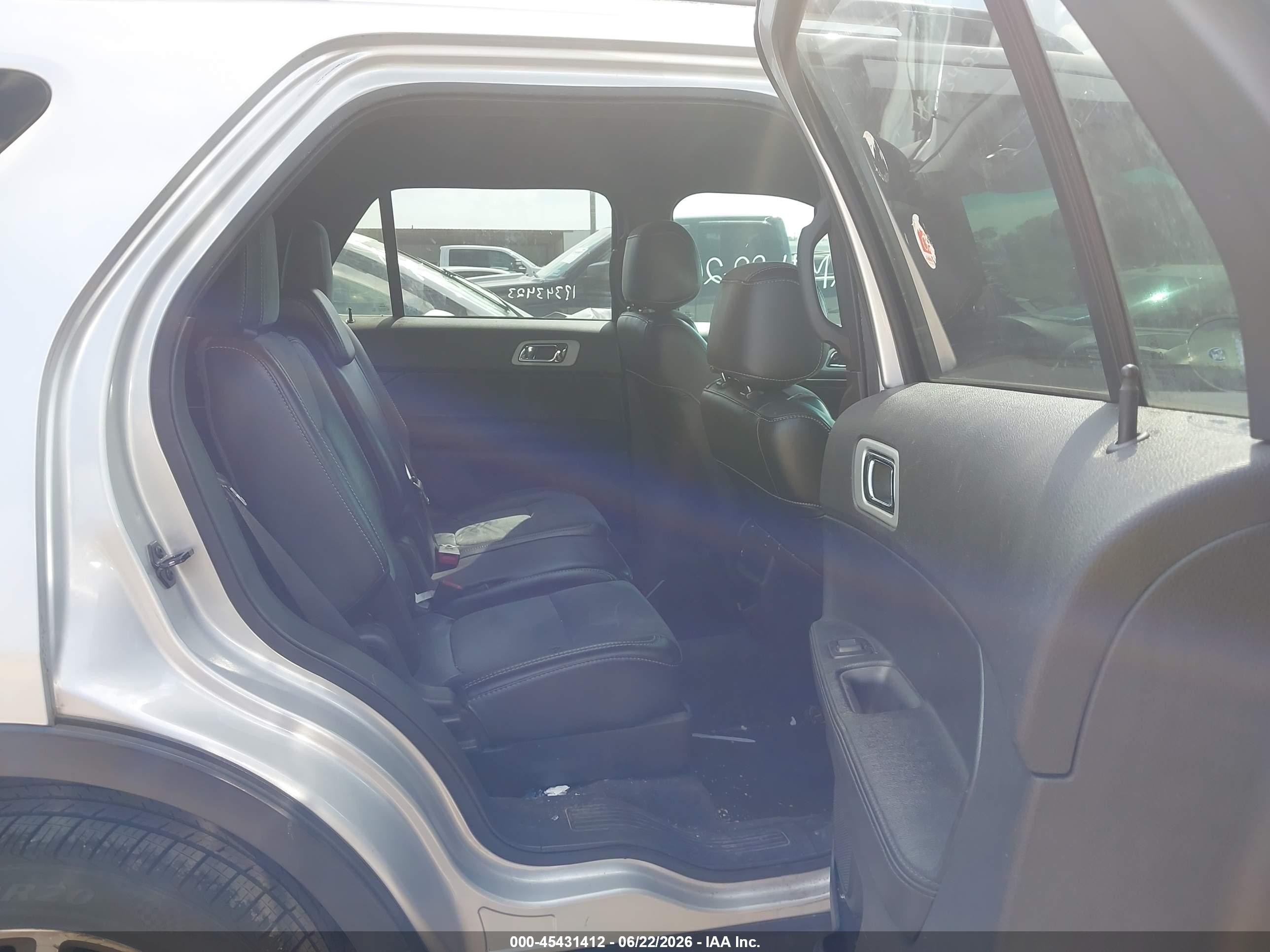 2015 Ford Explorer Xlt Silver vin: 1FM5K7D86FGB49520