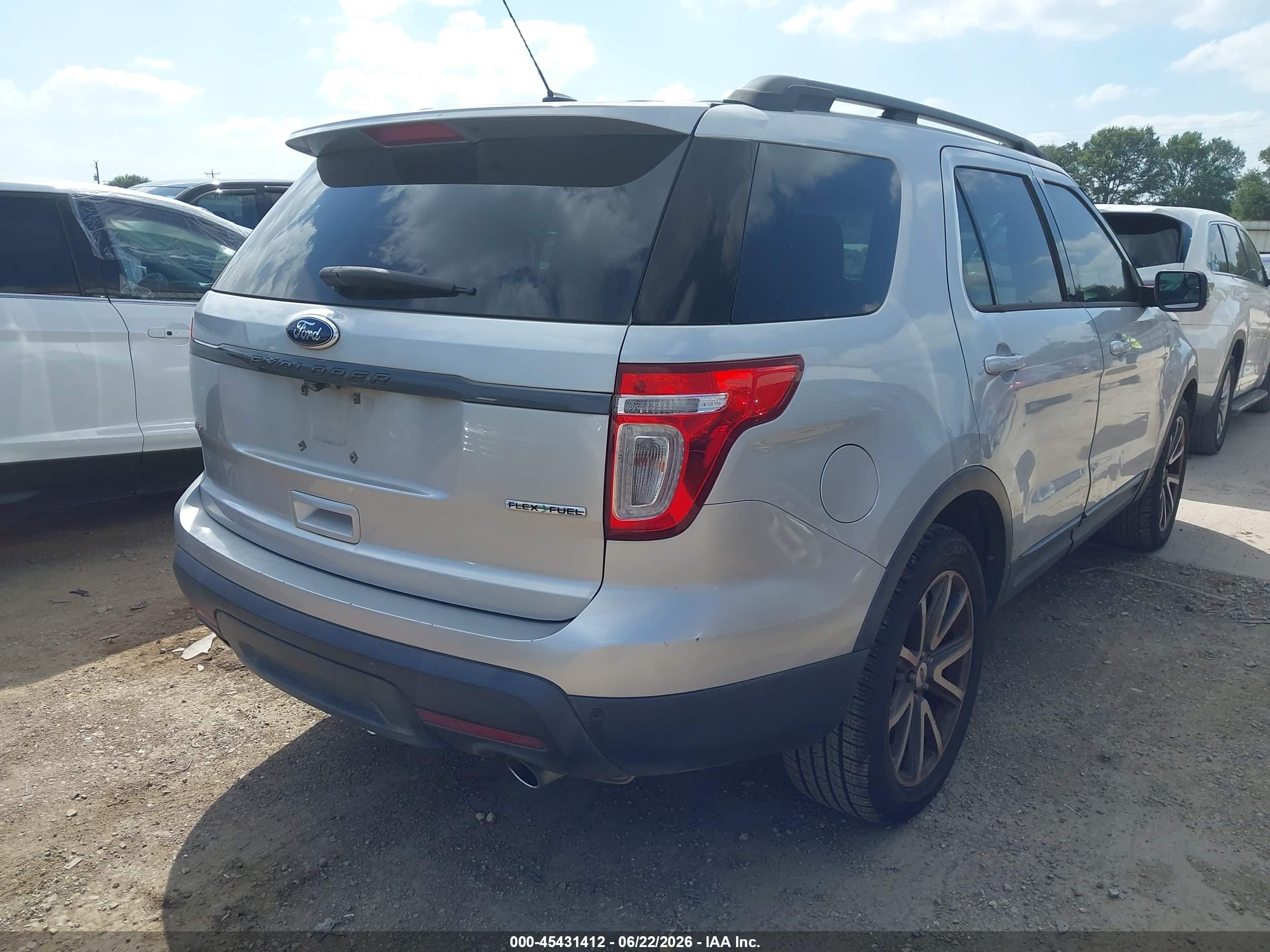 2015 Ford Explorer Xlt Silver vin: 1FM5K7D86FGB49520