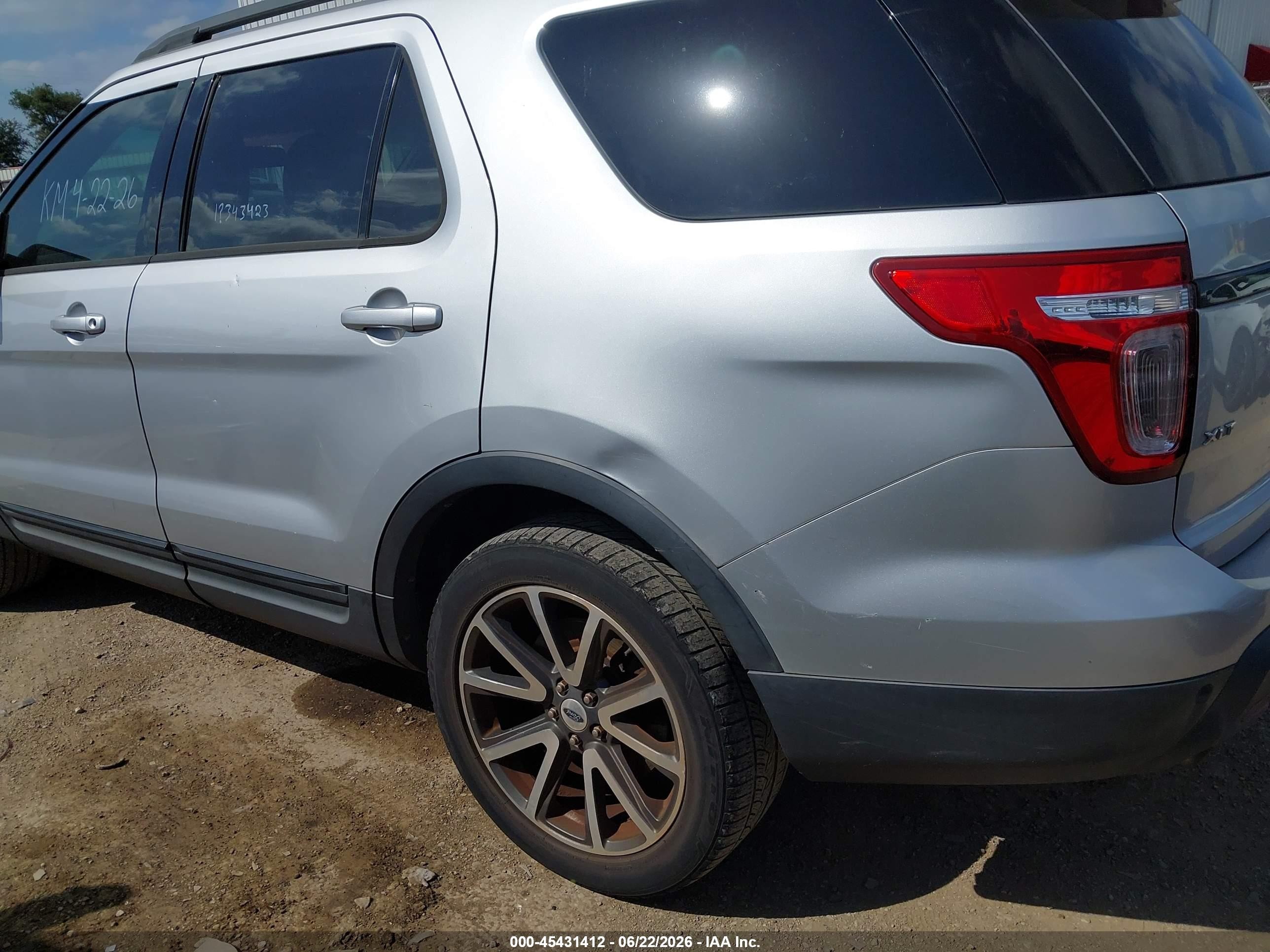 2015 Ford Explorer Xlt Silver vin: 1FM5K7D86FGB49520