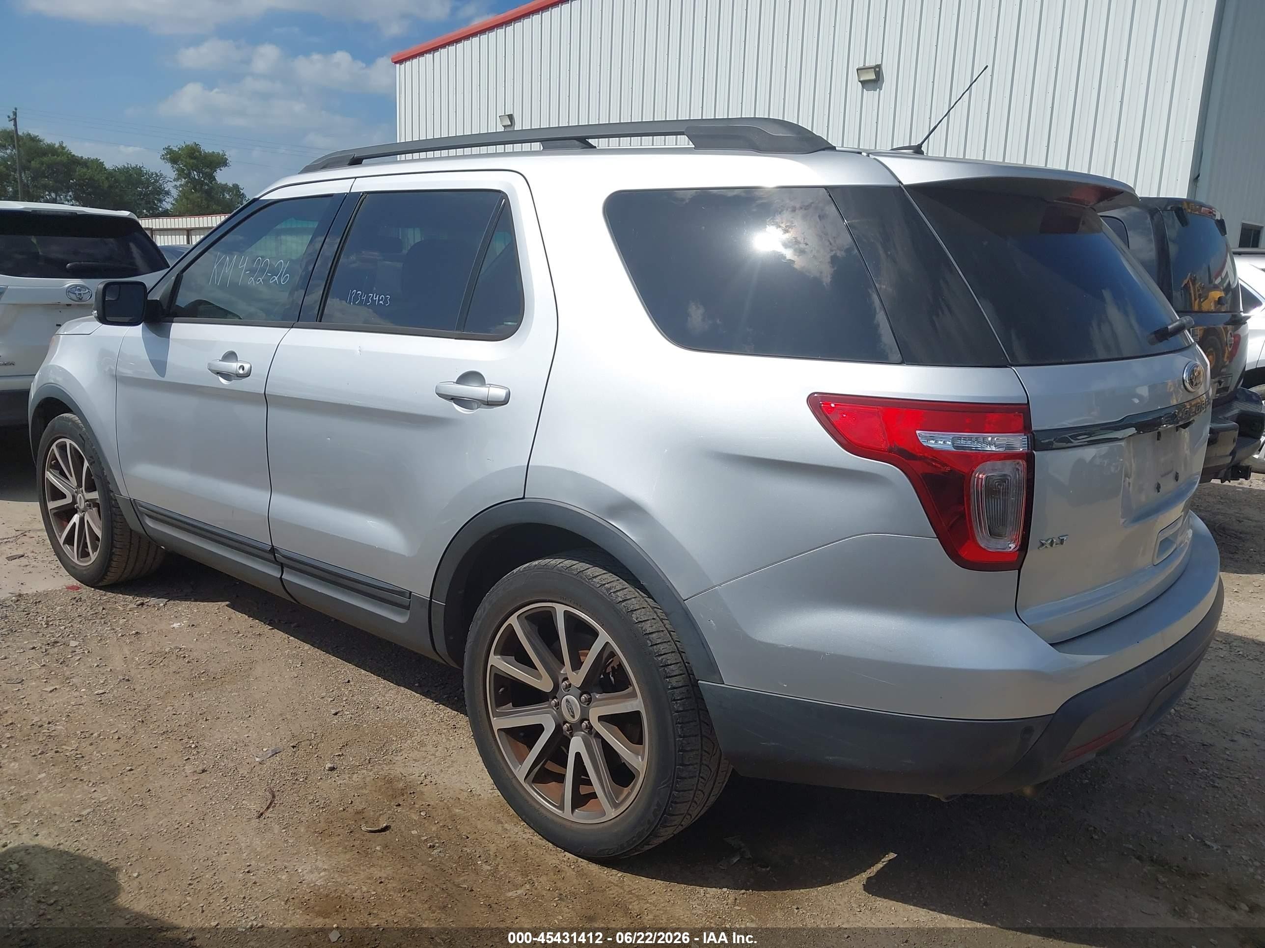 2015 Ford Explorer Xlt Silver vin: 1FM5K7D86FGB49520