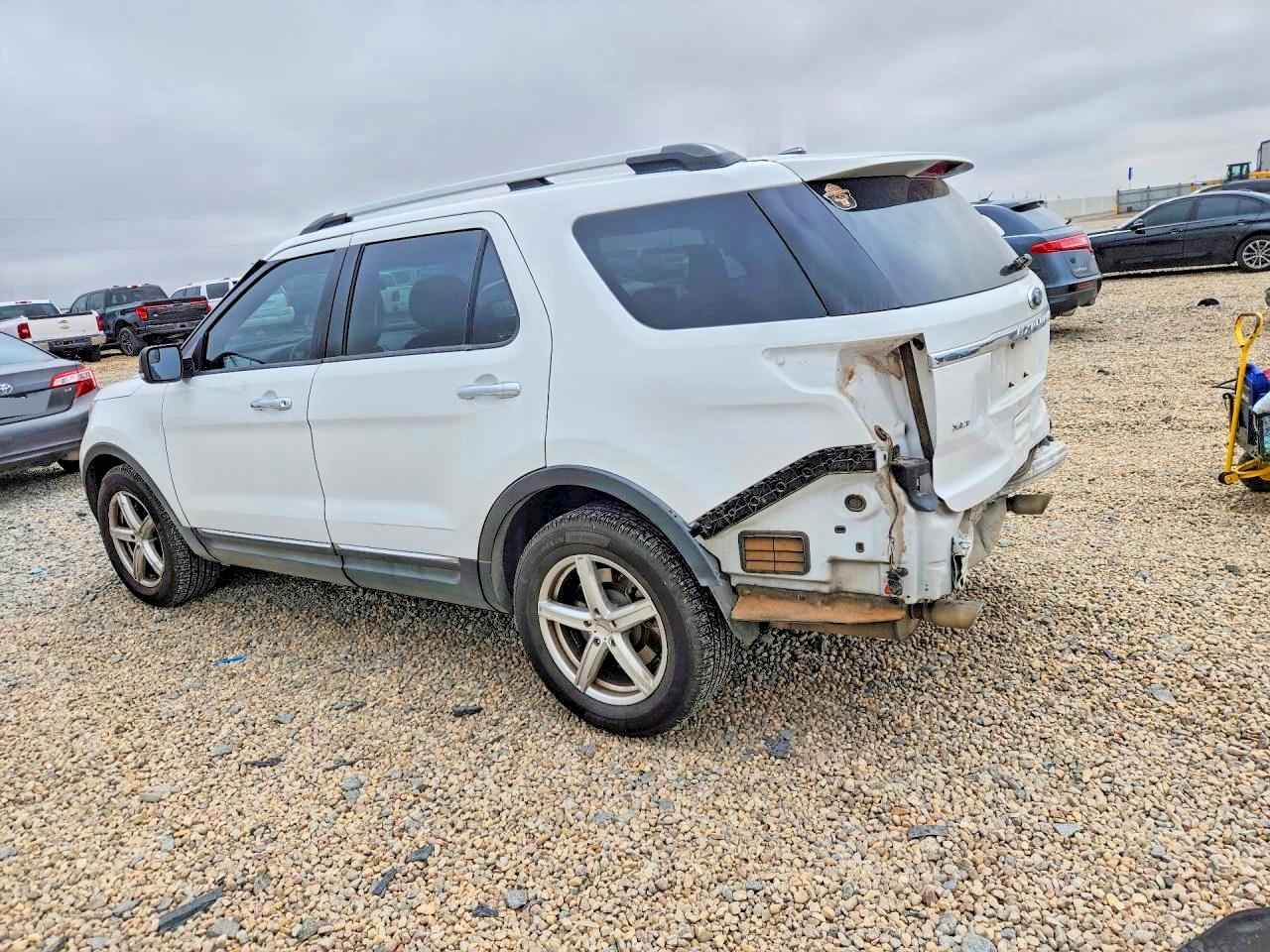 2015 Ford Explorer Xlt Белый vin: 1FM5K7D86FGC15483