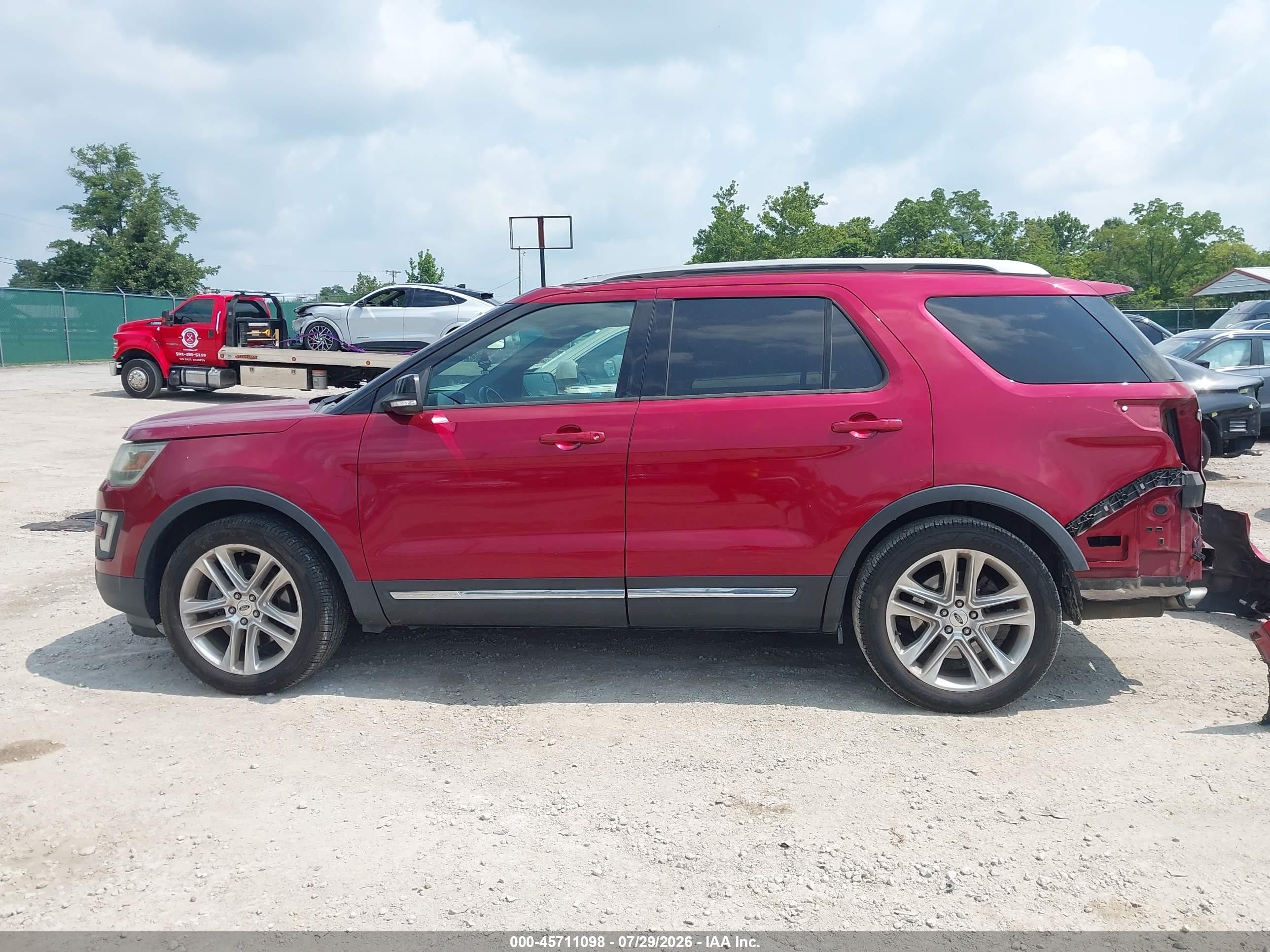 2017 Ford Explorer Xlt Red vin: 1FM5K7D86HGA40719