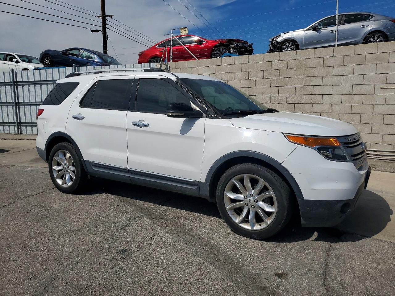 2013 Ford Explorer Xlt White vin: 1FM5K7D87DGA84237